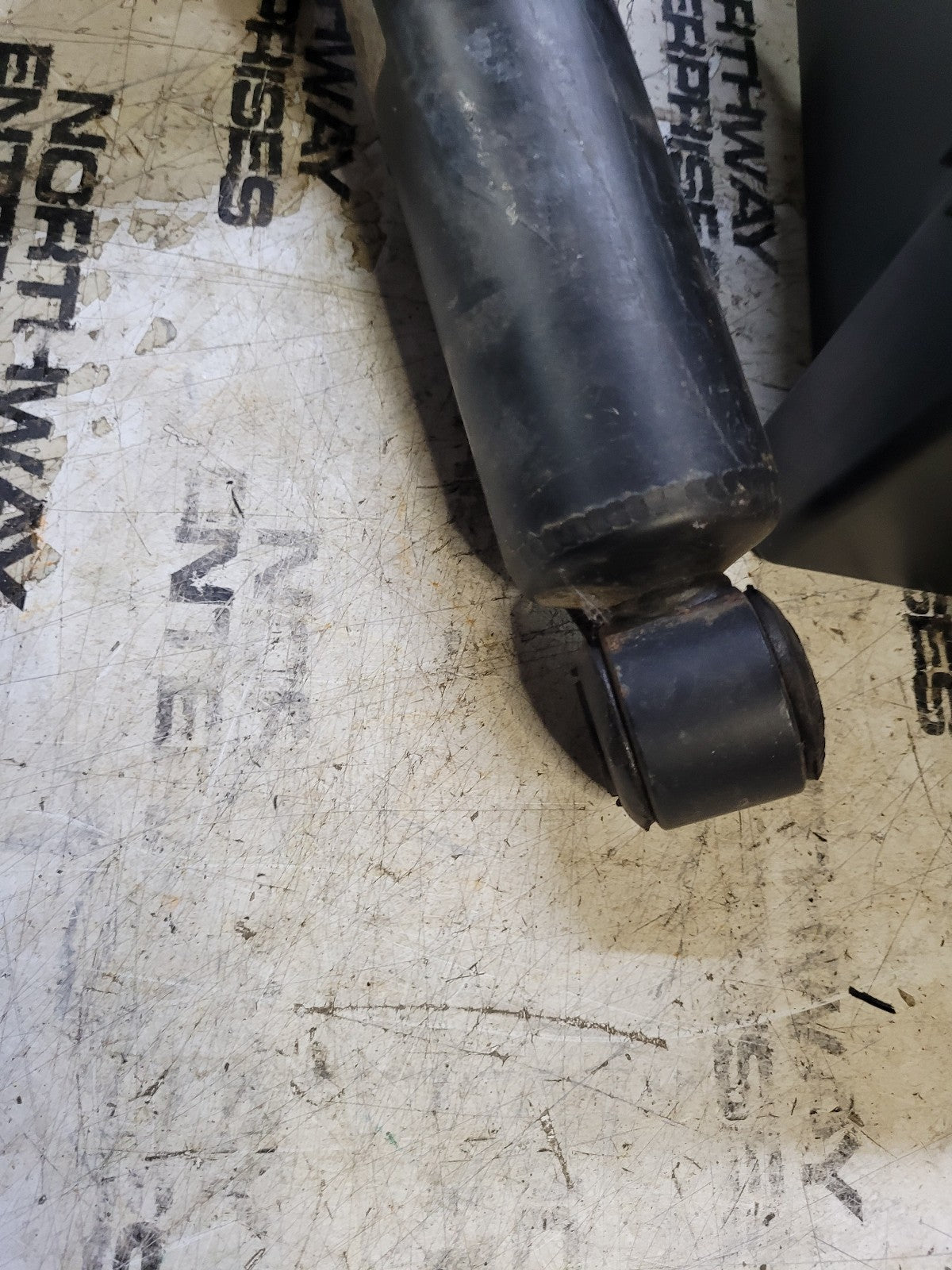 Absorber-Shock Lt/Rt 1 3/8 – H60680003