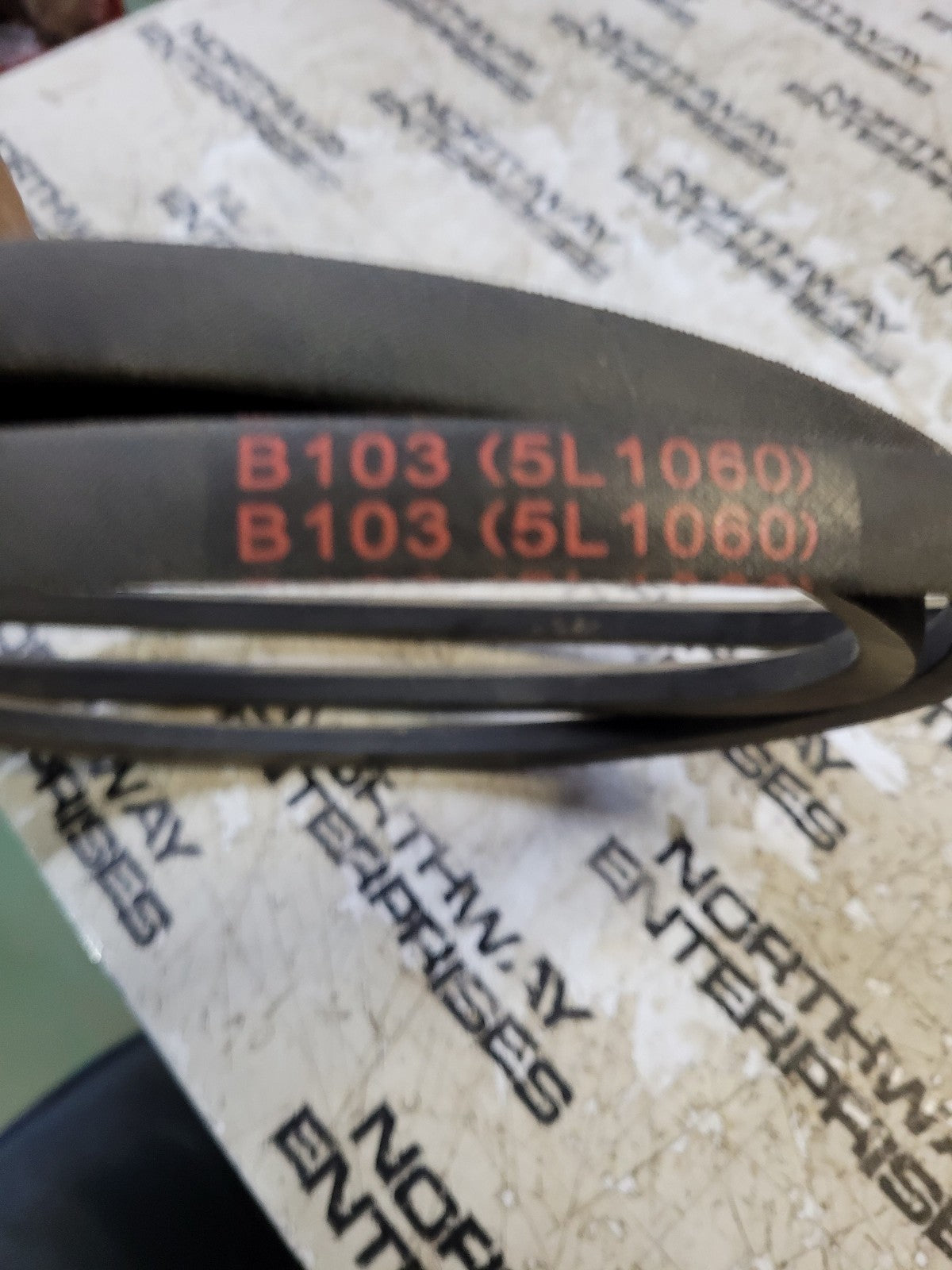 B103 or 5L1060 V-belt 5/8 x 106in Vbelt UNIBELT