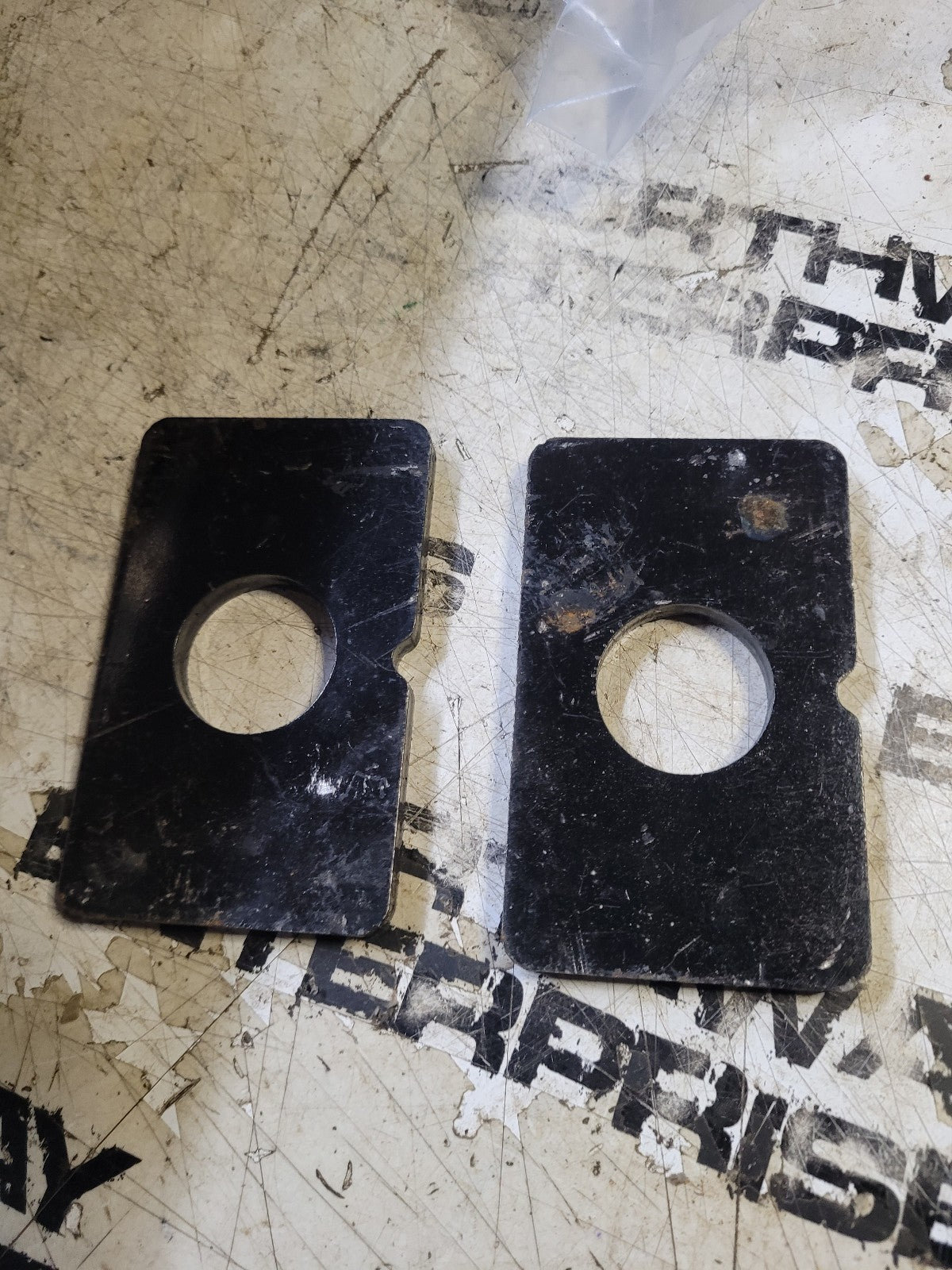 SET OF 2 PLATES - SAF-HOLLAND 90034817 PLATE,PINION-2,7,12DEGREES-PAINTED