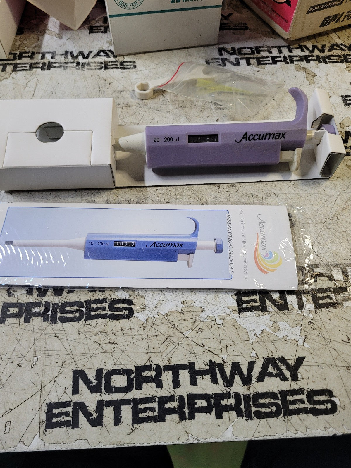 Accumax MicroPipette 5-50ul VA-200