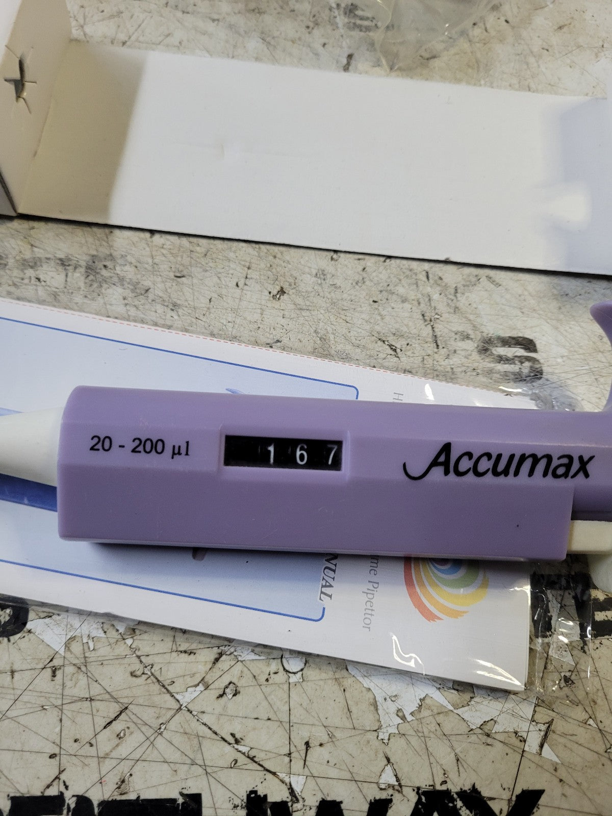 Accumax MicroPipette 5-50ul VA-200