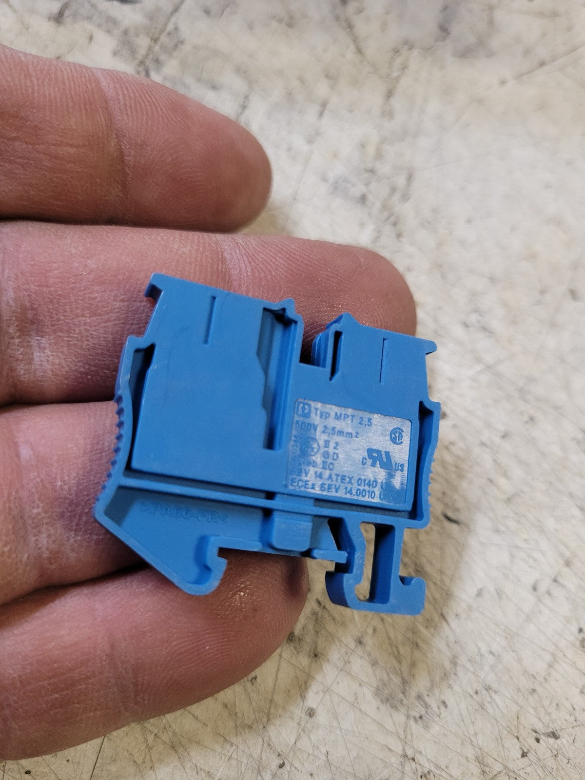 64PC OF 3248126 Terminal Block Connector 2 Position Feed Through Blue 12-26AWG