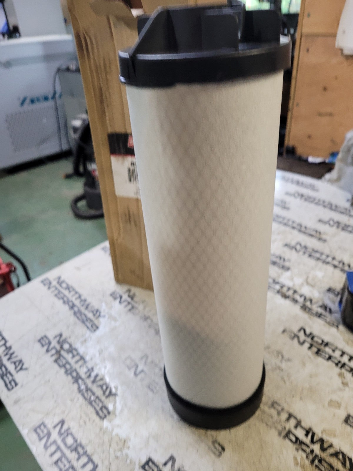 NEW R53995 BALDWIN AIR FILTER