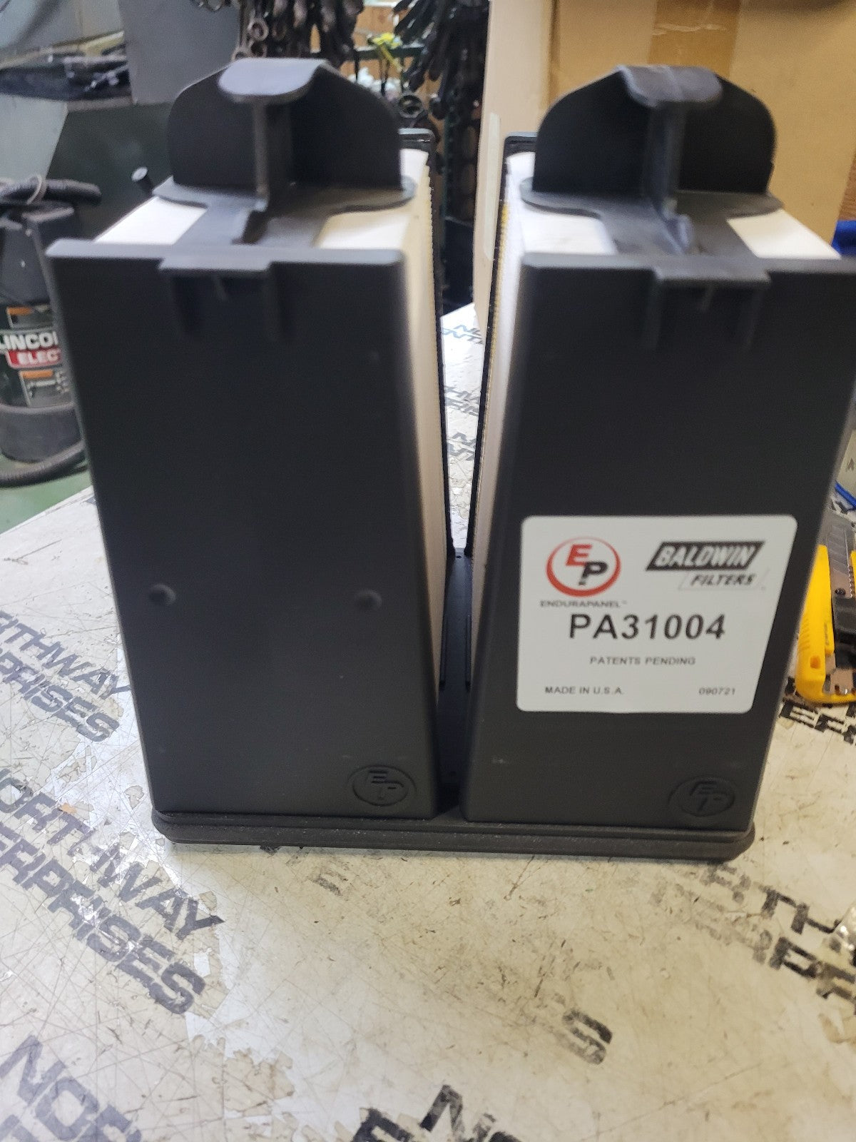 NEW PA31004 BALDWIN AIR FILTER