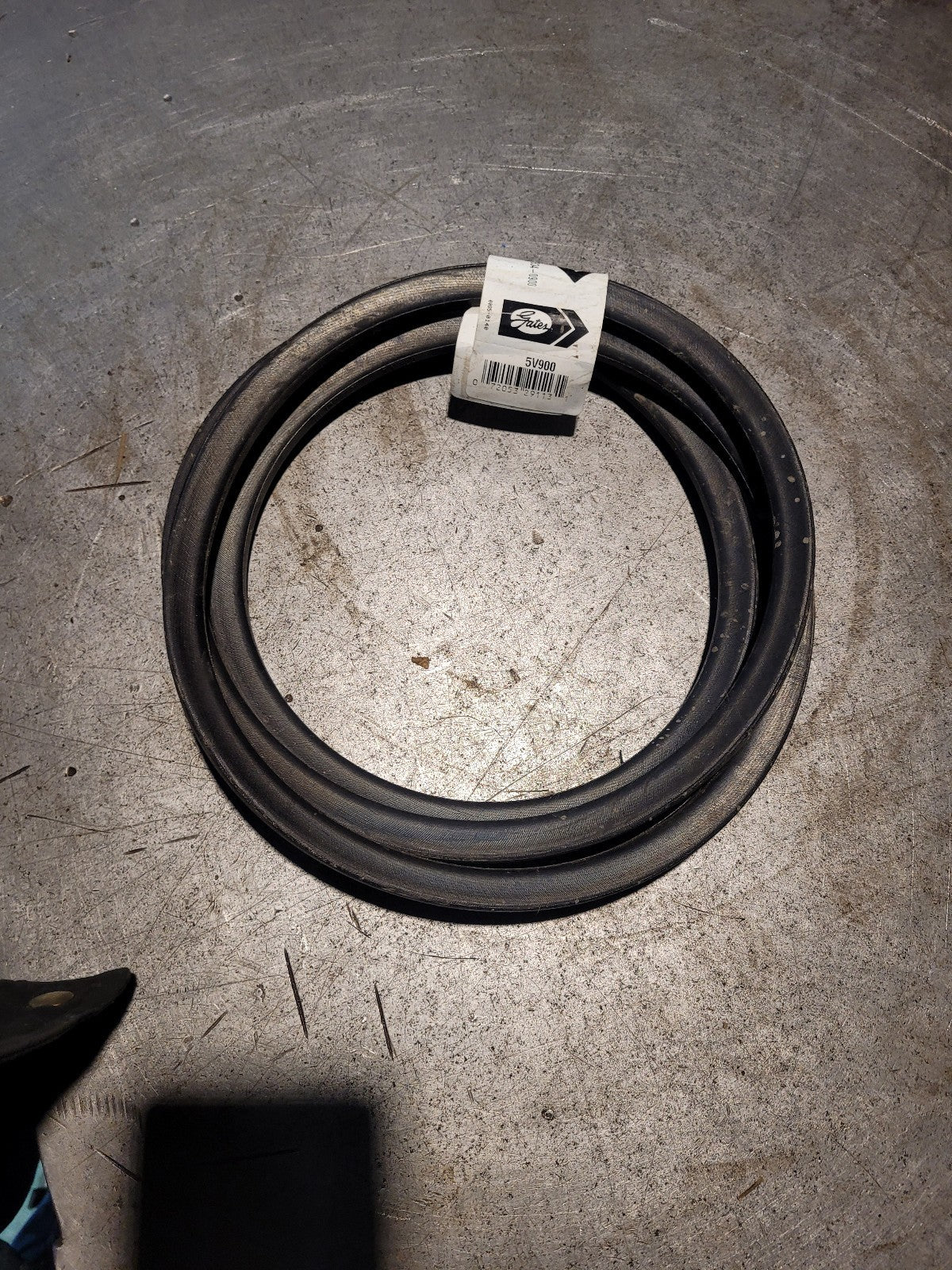 NEW 5V900 GATES 5/8 in Top Width, 1 Strand, 90 in OD
