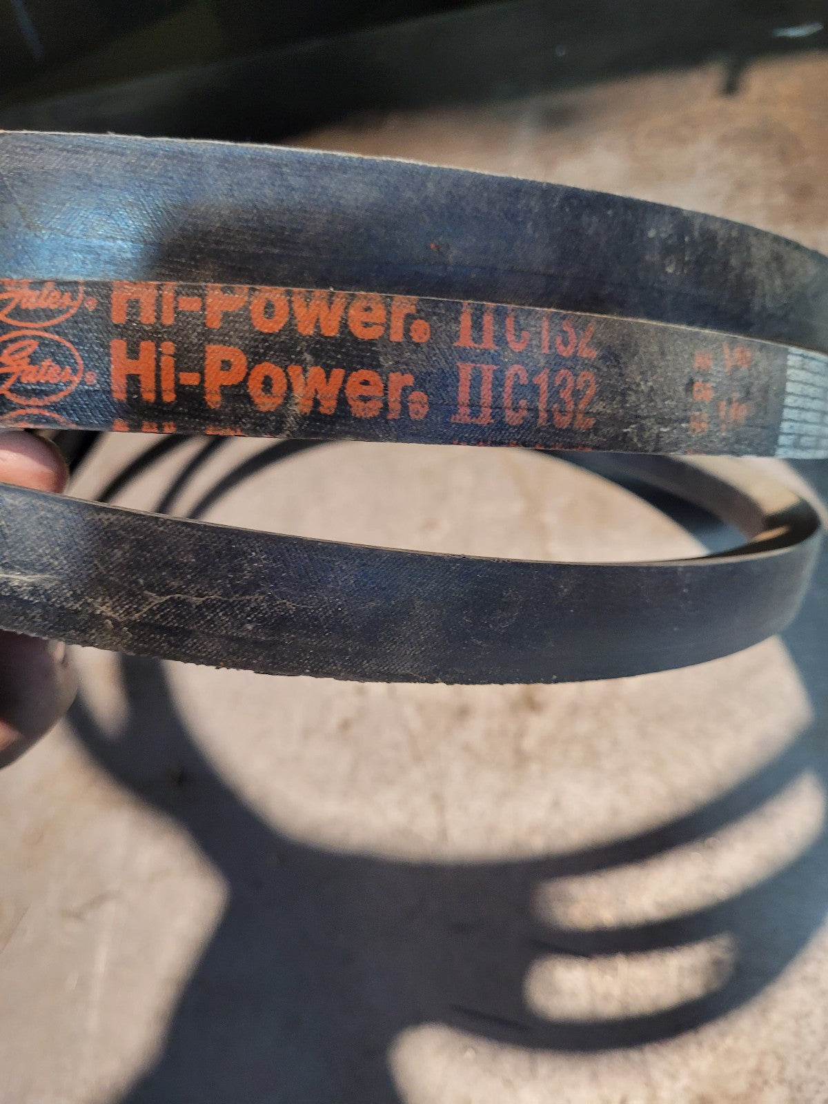 NEW C132 GATES BELT 7/8 in Top Width, 1 Strand, 136 in OD