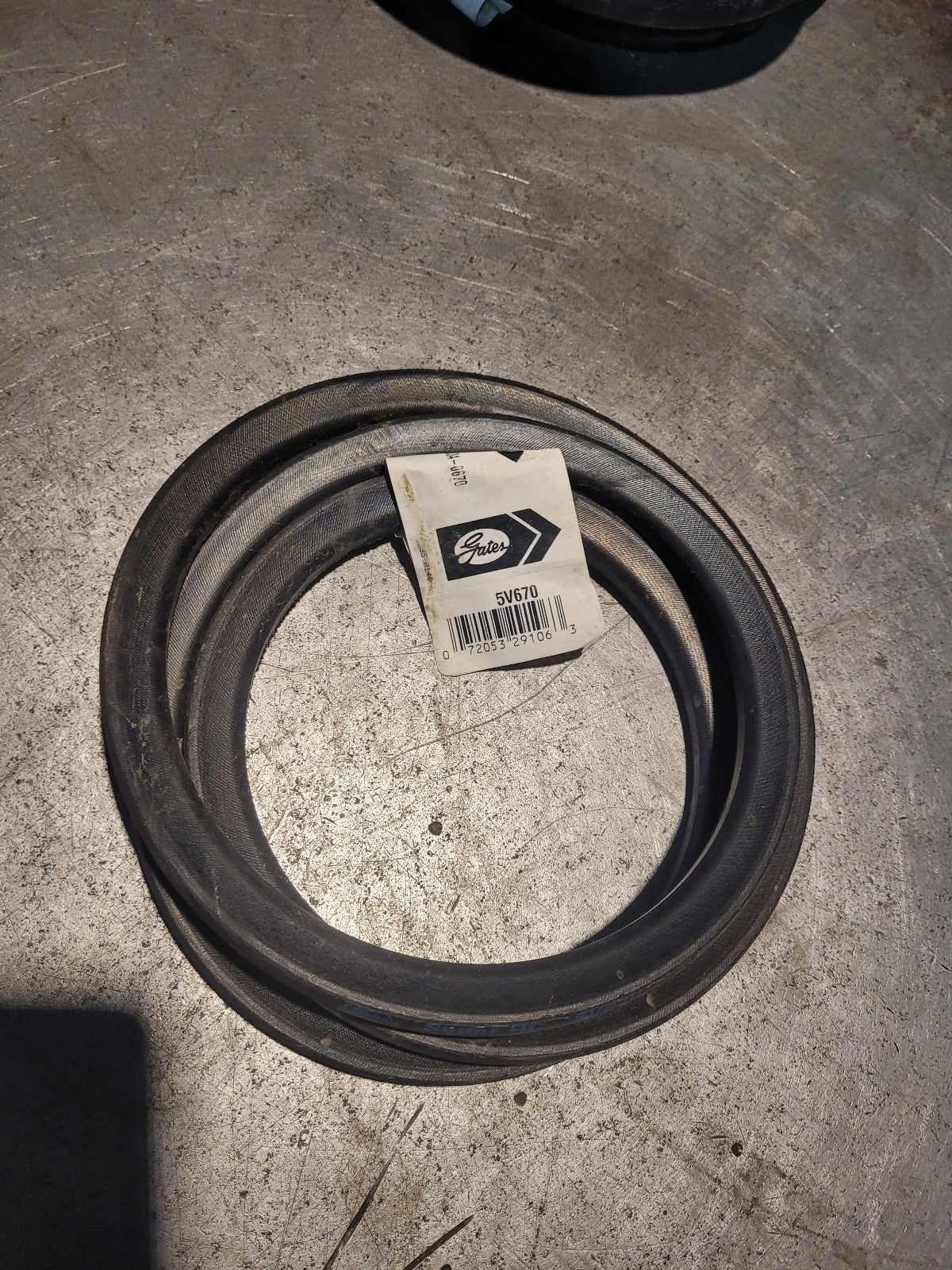 New 5V670 GATES BELT 5/8 in Top Width, 1 Strand, 67 in OD