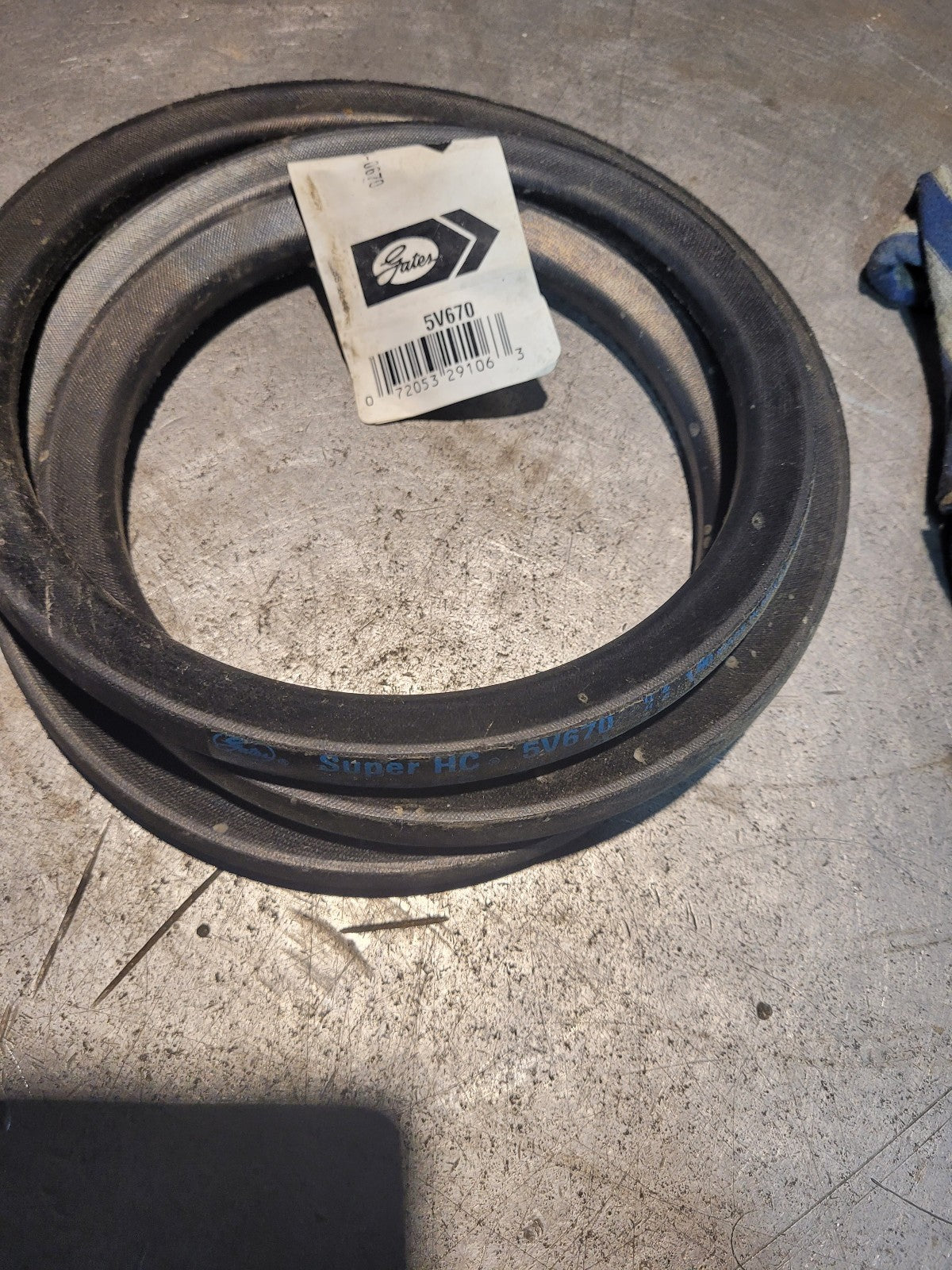 New 5V670 GATES BELT 5/8 in Top Width, 1 Strand, 67 in OD