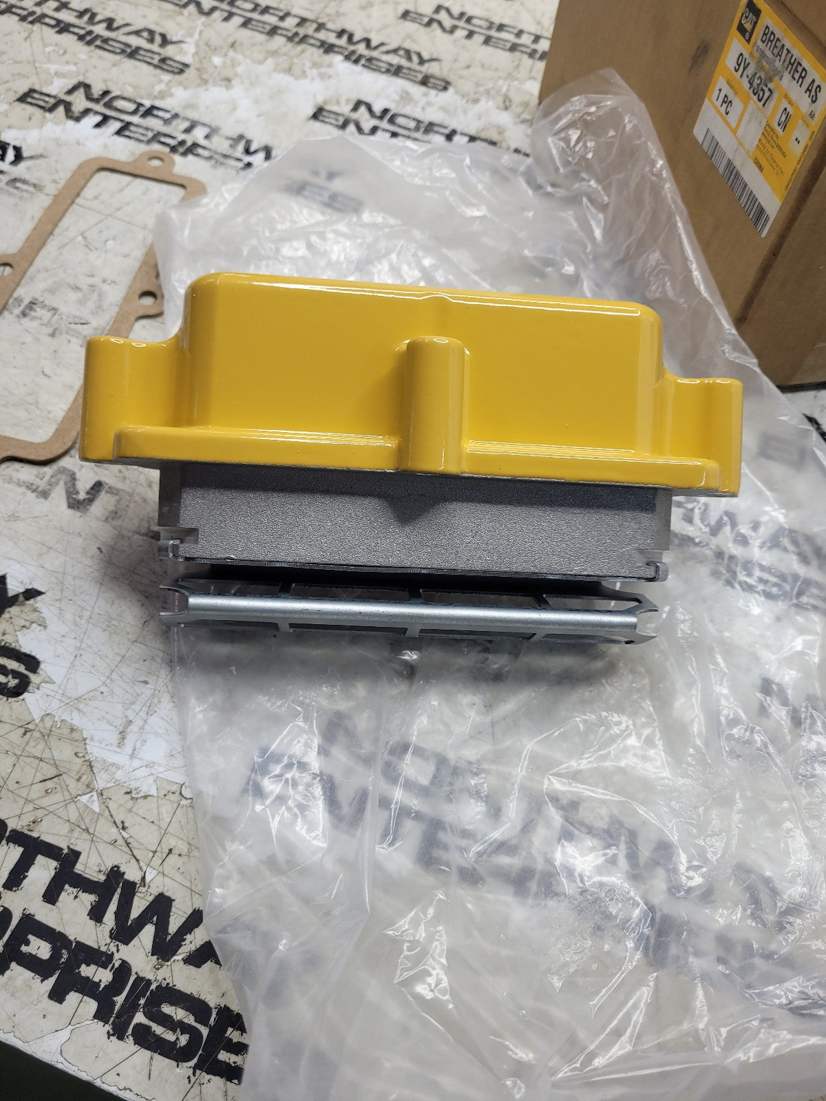 Genuine Cat 9Y-4357 Caterpillar Air Breather In oem Box 9Y4357