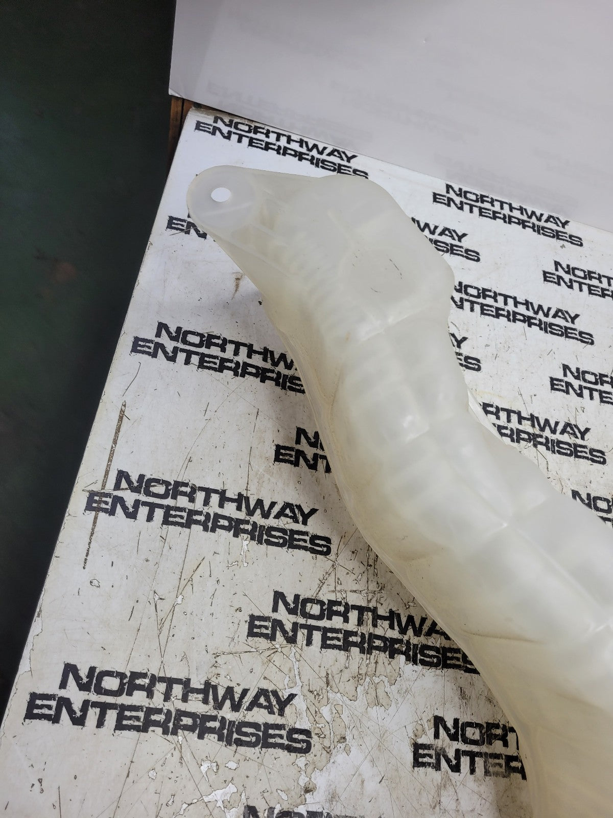 Coolant Reservoir Freightliner 575.1014 A05-28531-000 A0528531002 FRT1702C