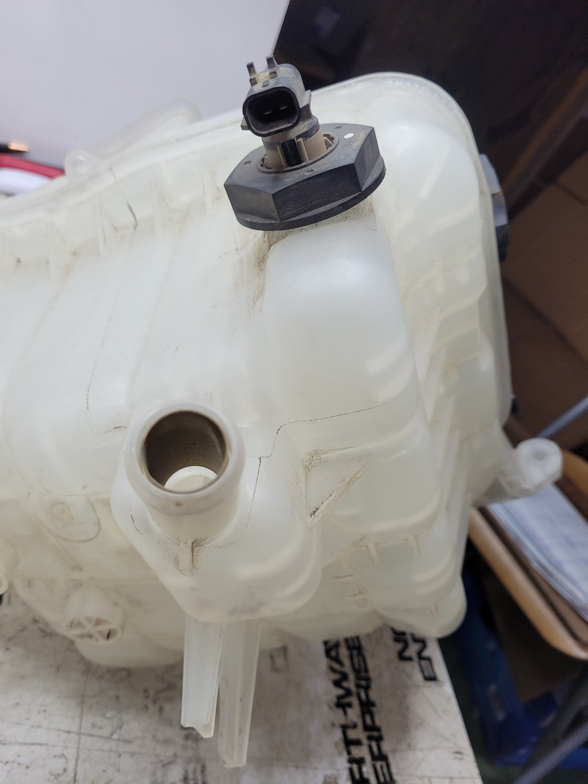Coolant Reservoir Freightliner 575.1014 A05-28531-000 A0528531002 FRT1702C
