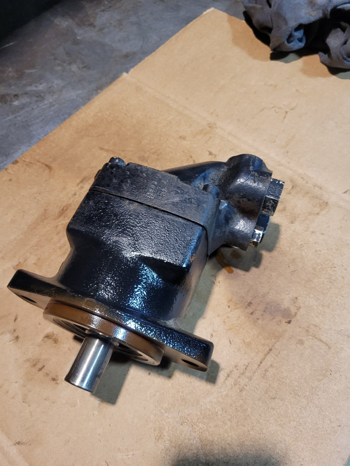 NEW PARKER F11-019-HU-SV-1-000-0000 , 3707313 HYDRAULIC PUMP