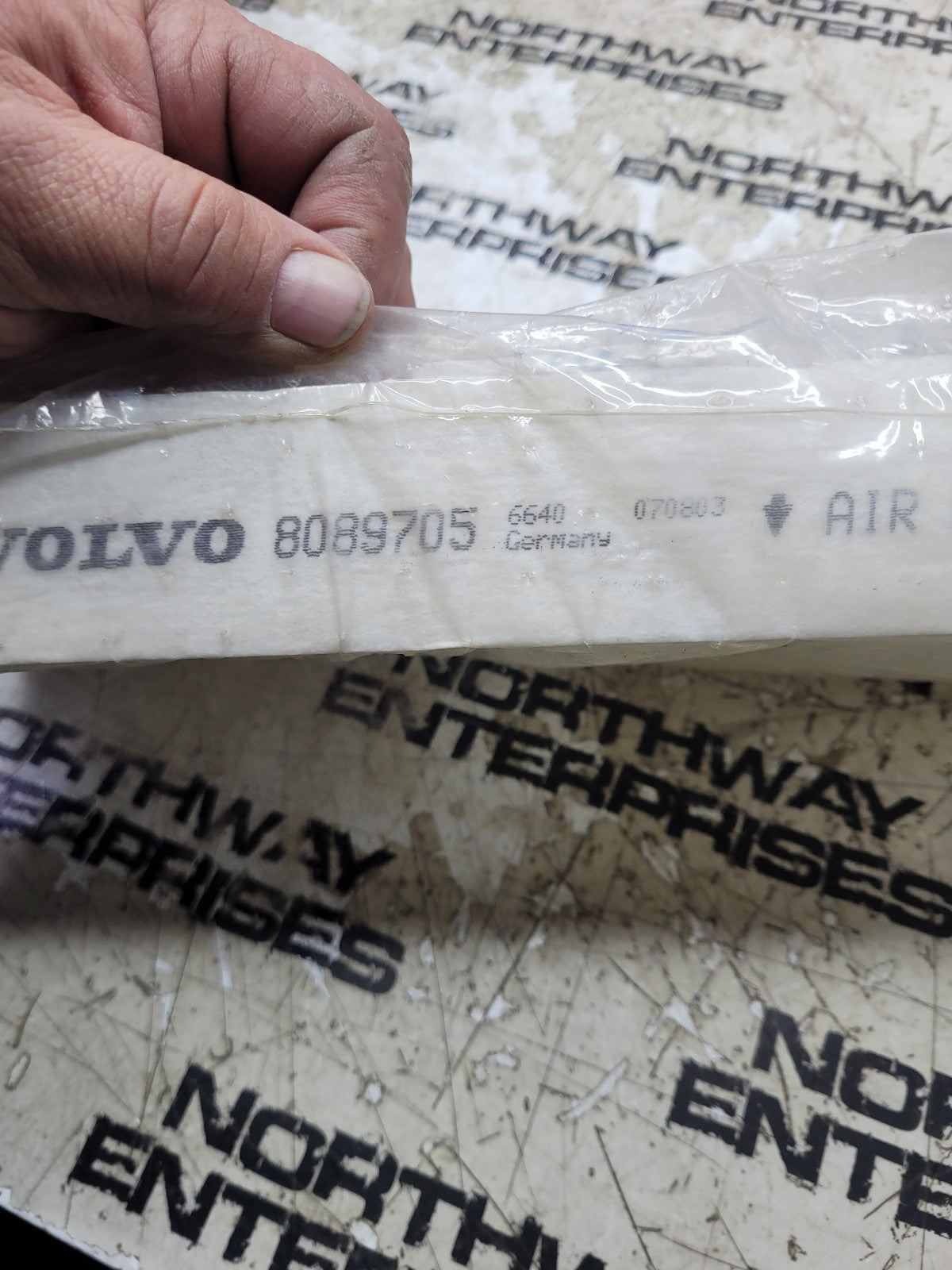 NEW Volvo Air Filter V0 8089705 VOE8089705