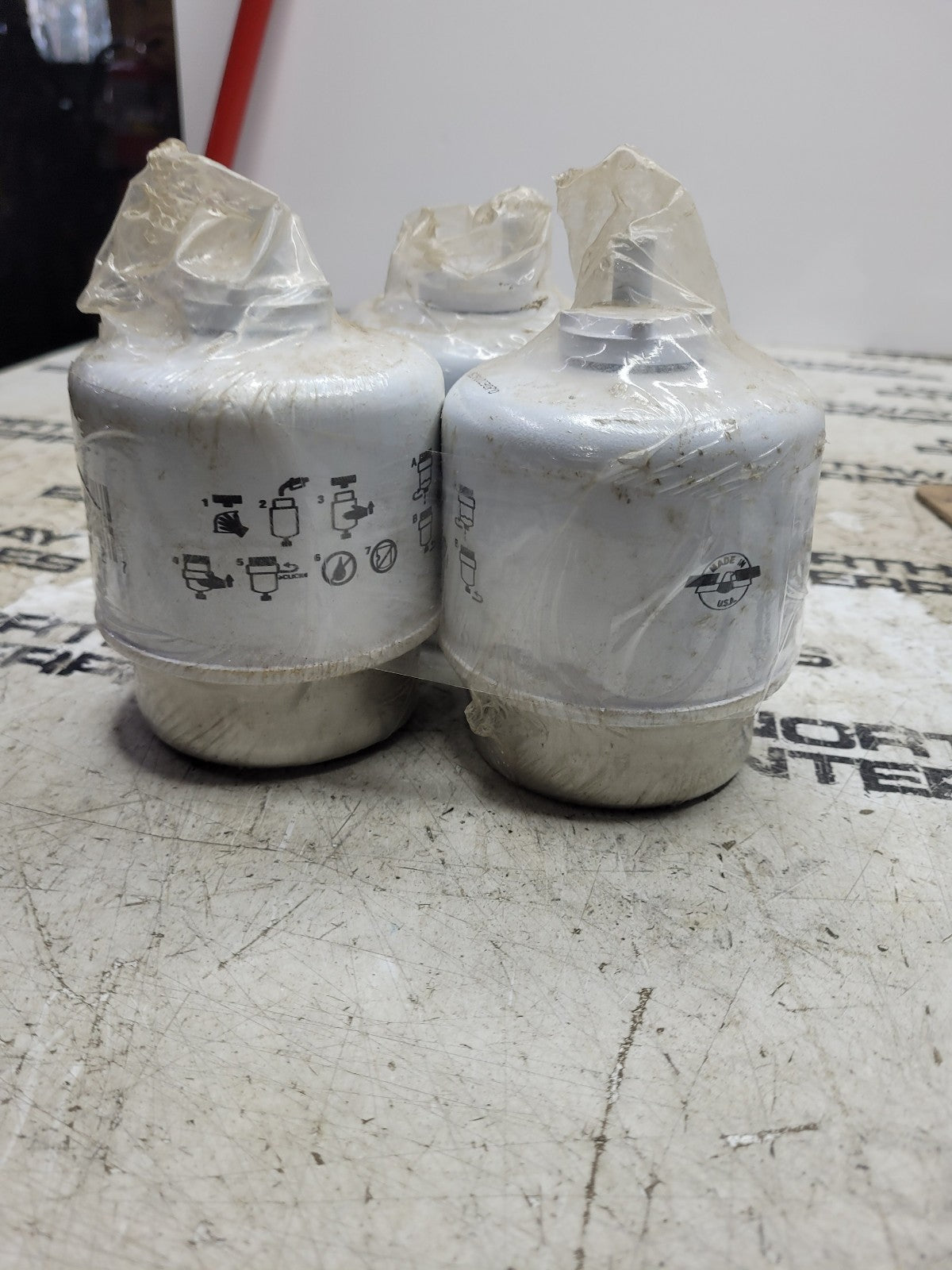 LOT OF 3 FILTERS - BF7675-D BALDWIN FUEL FILTER