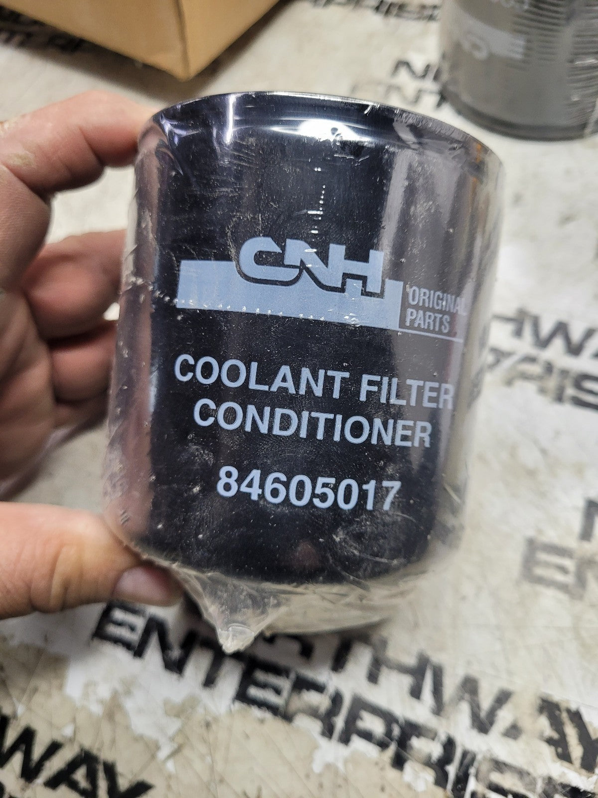 84605017 CASE CNH COOLANT FILTER CONDITIONER
