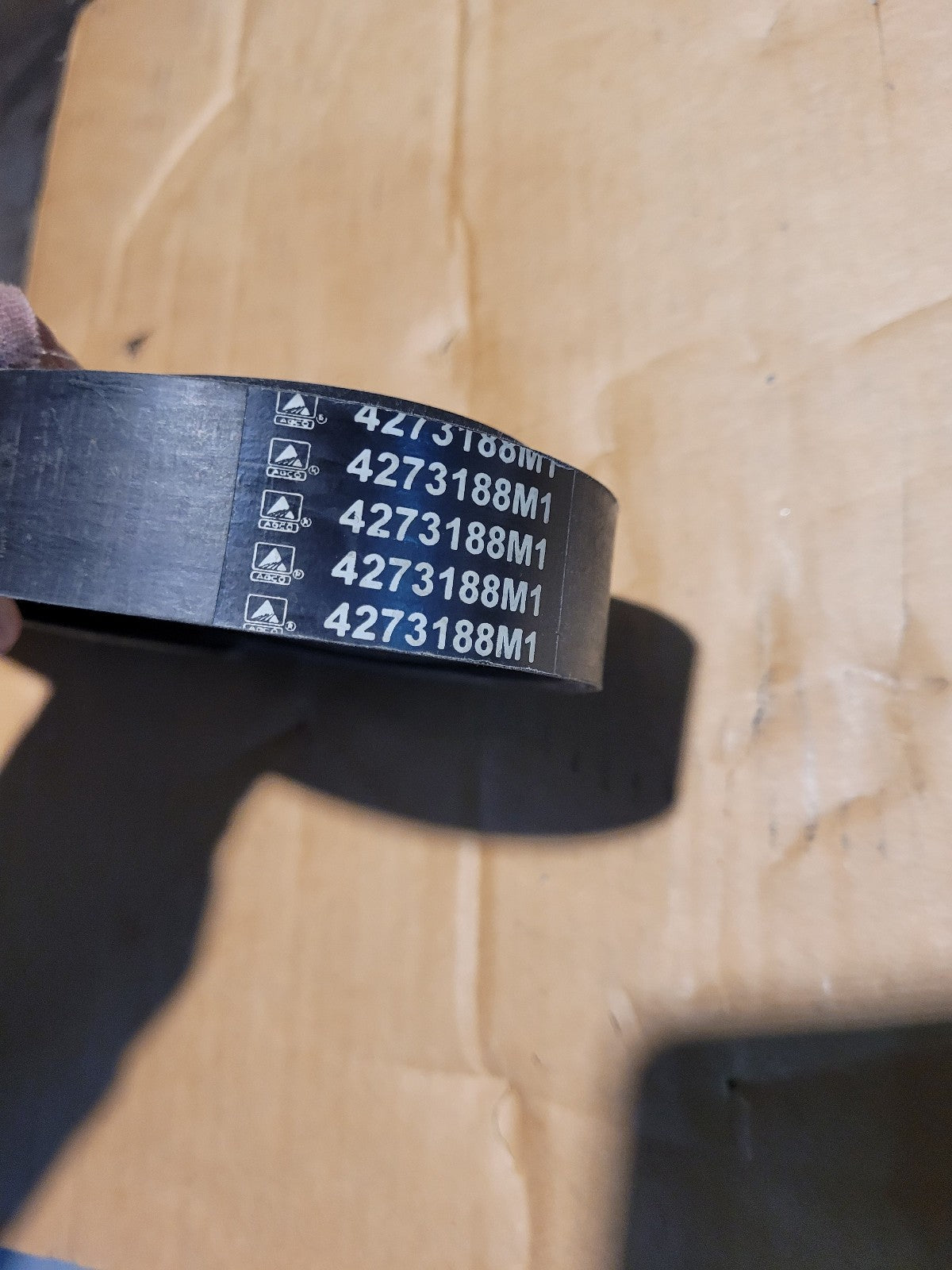 4273188M1 Belt 8PK 1748 mm AGCO