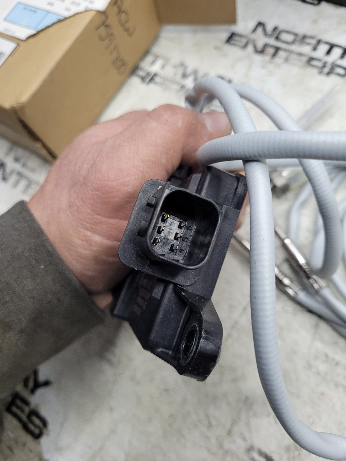 NEW AGCO ACW7591700 TEMPERATURE SENSOR