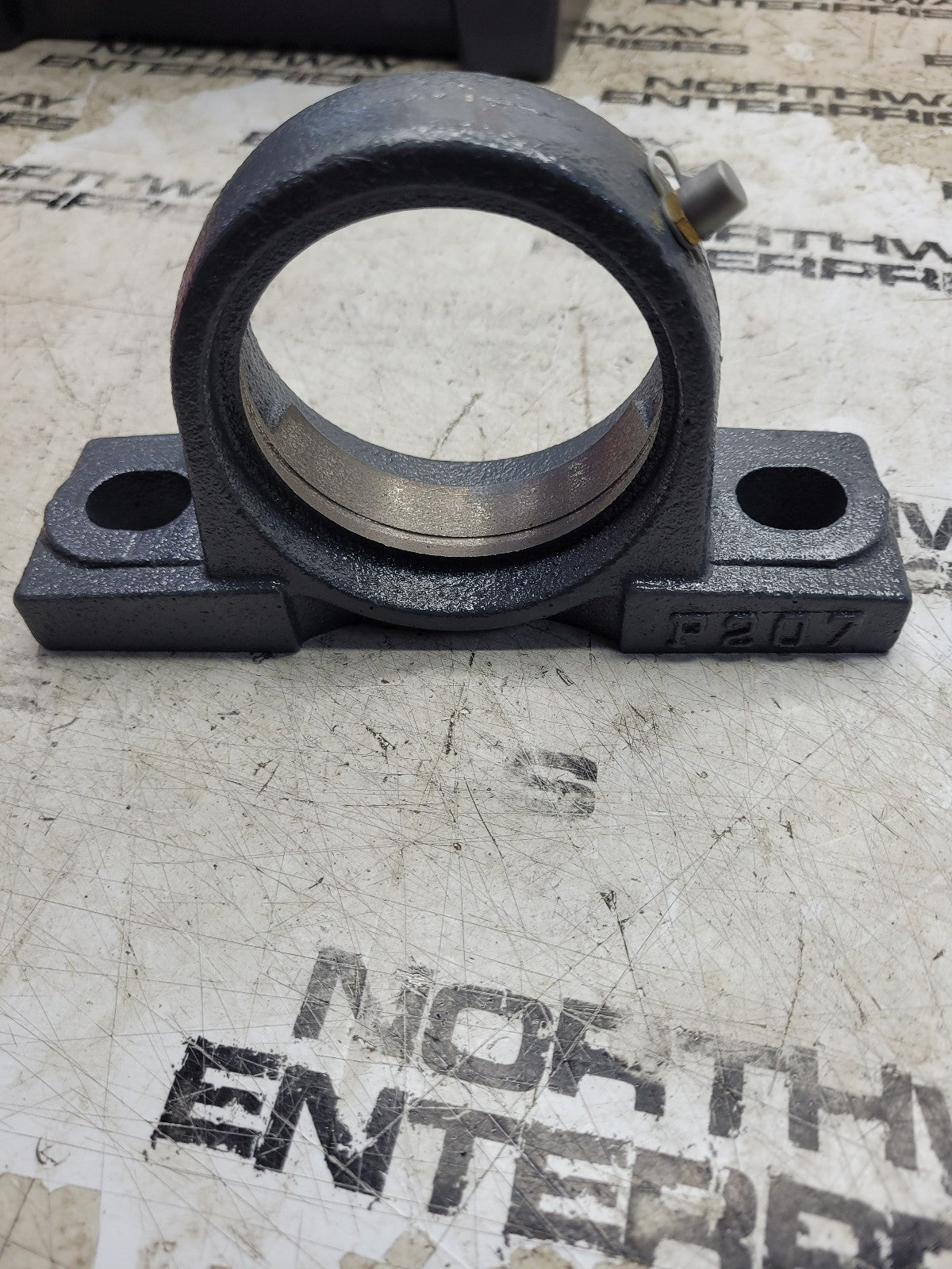 Westward BEiP207 P207 Pillow Block Bare Housing