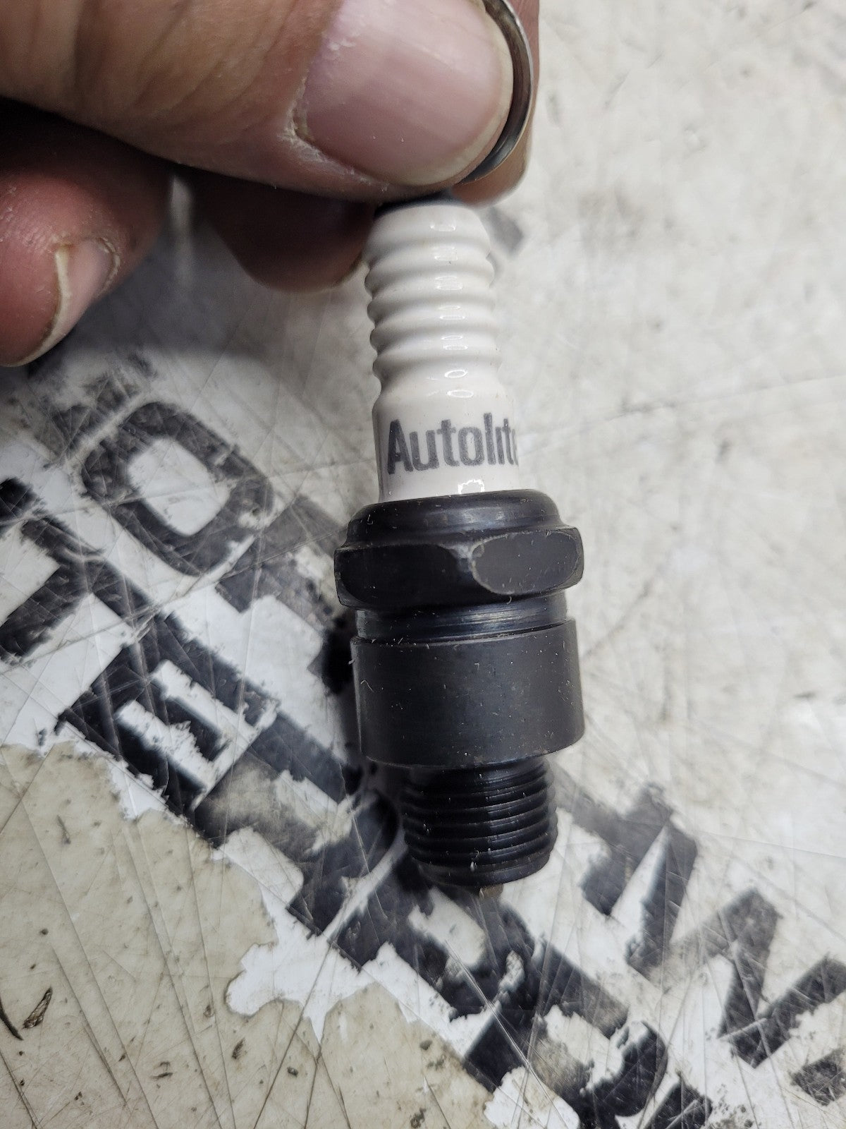 LOT OF 3 - 834233V1 AGCO SPARK PLUGS
