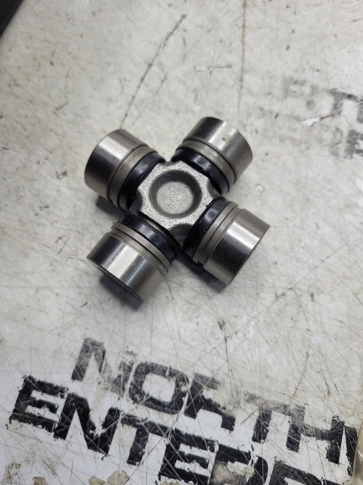 200-0675 WEASLER UNIVERSAL JOINT, CROSS