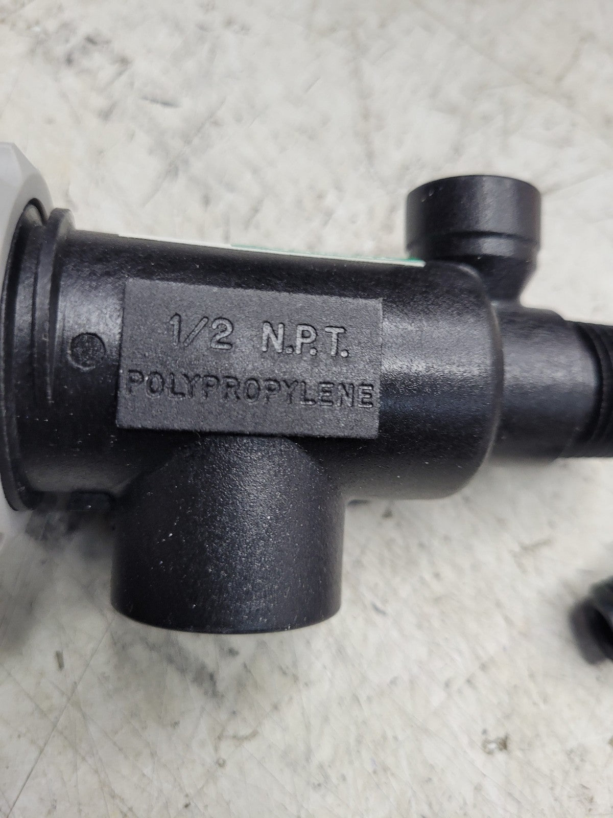 SPP23120-1/2-PP RELIEF VALVE TEE JET