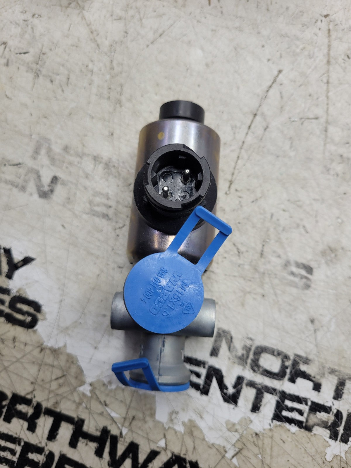 NEW 72452470 AGCO SOLENOID VALVE