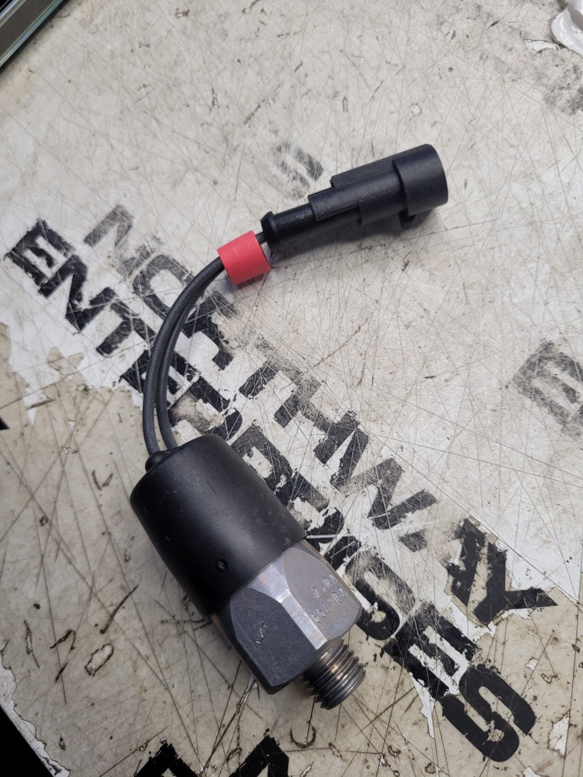 NEW AGCO 72453413 PRESSURE SWITCH