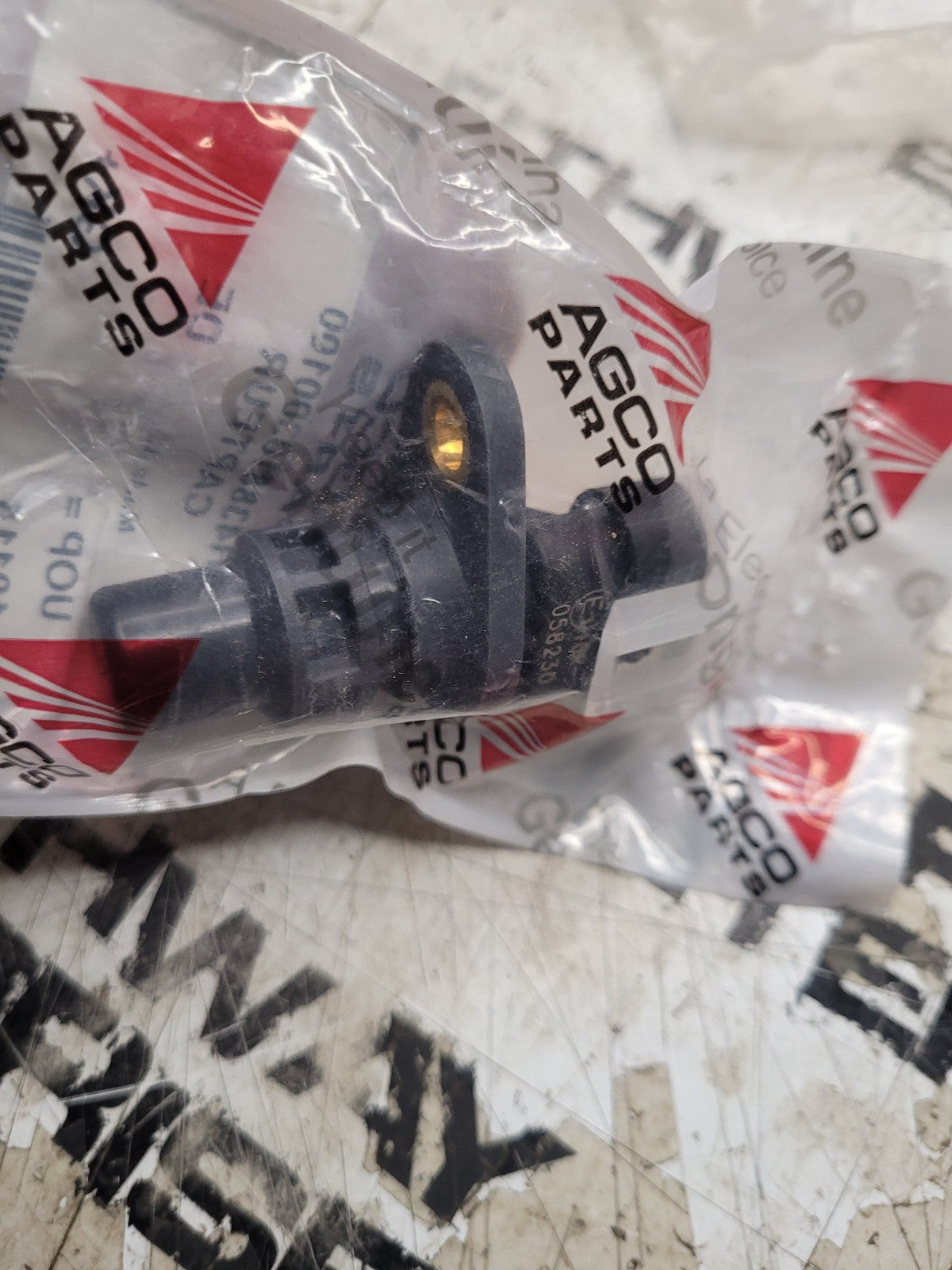 NEW AGCO 72629730 Sensor