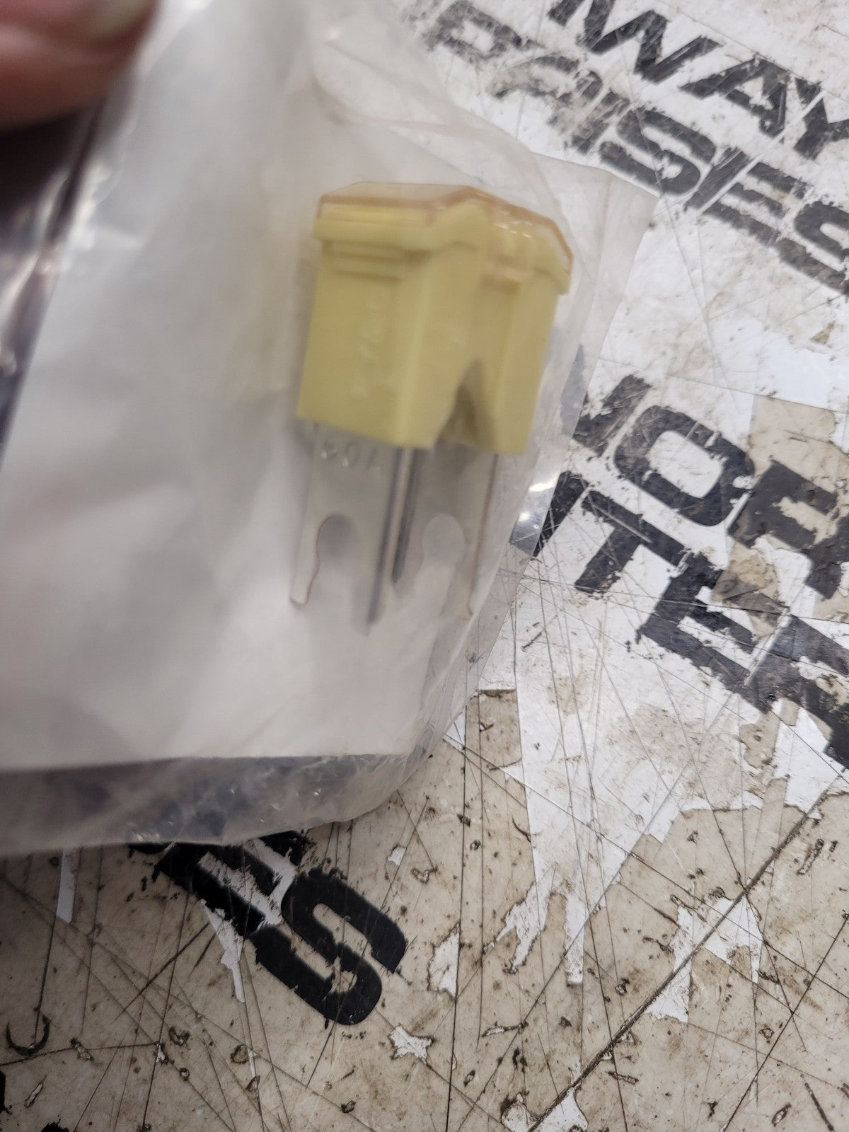 3M770-75550 Genuine Kubota Fuse 60a