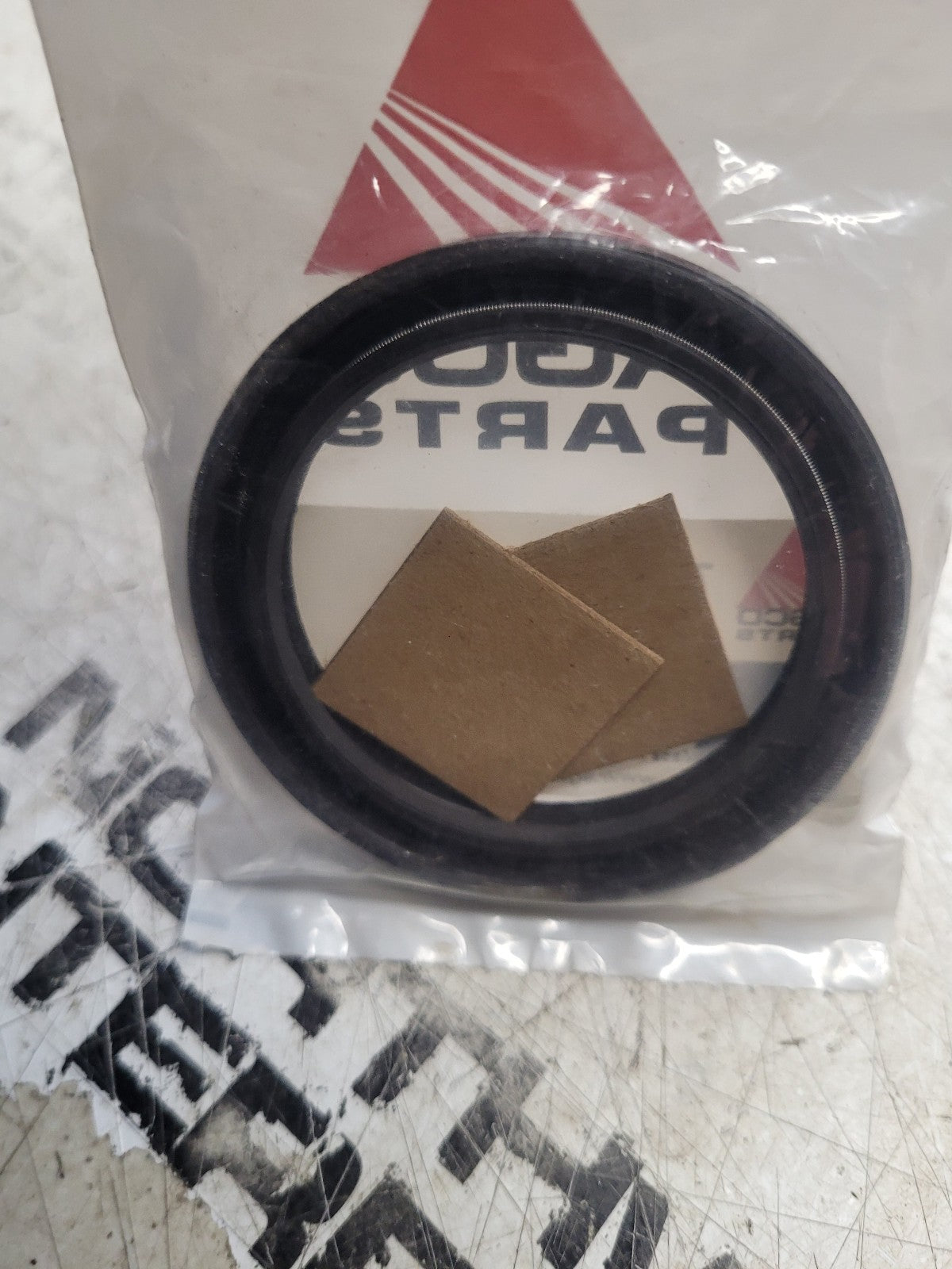 72432276 NEW AGCO SHAFT SEAL