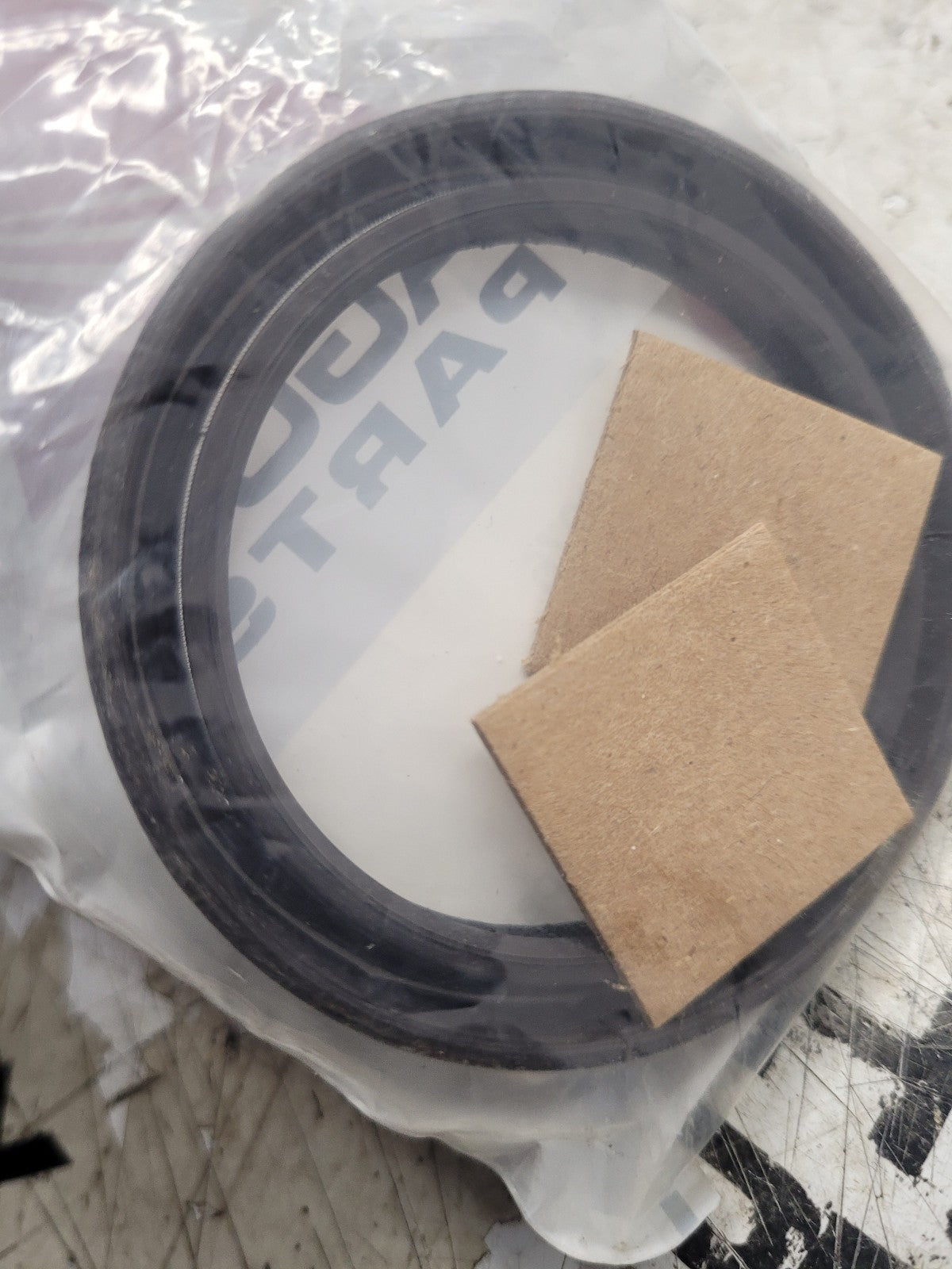 72432276 NEW AGCO SHAFT SEAL
