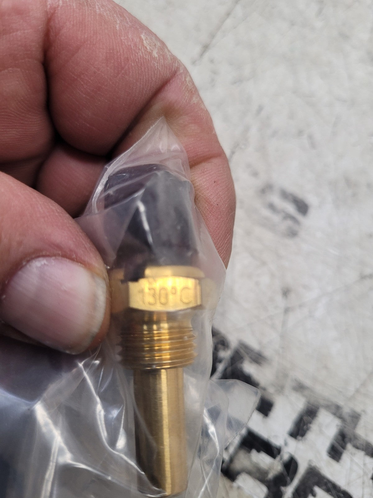 72316898 AGCO TEMPERATURE SENSOR TRANSMITTER