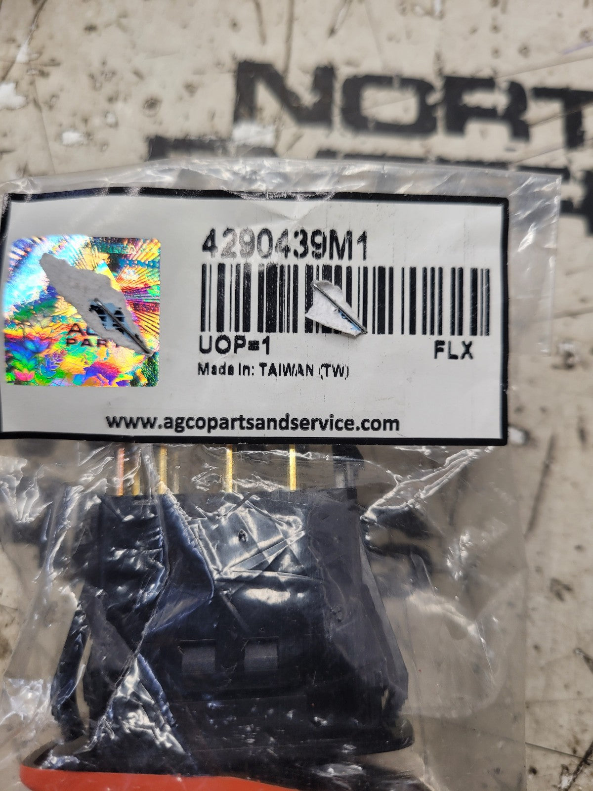 4290439M1 AGCO 4WD SWITCH