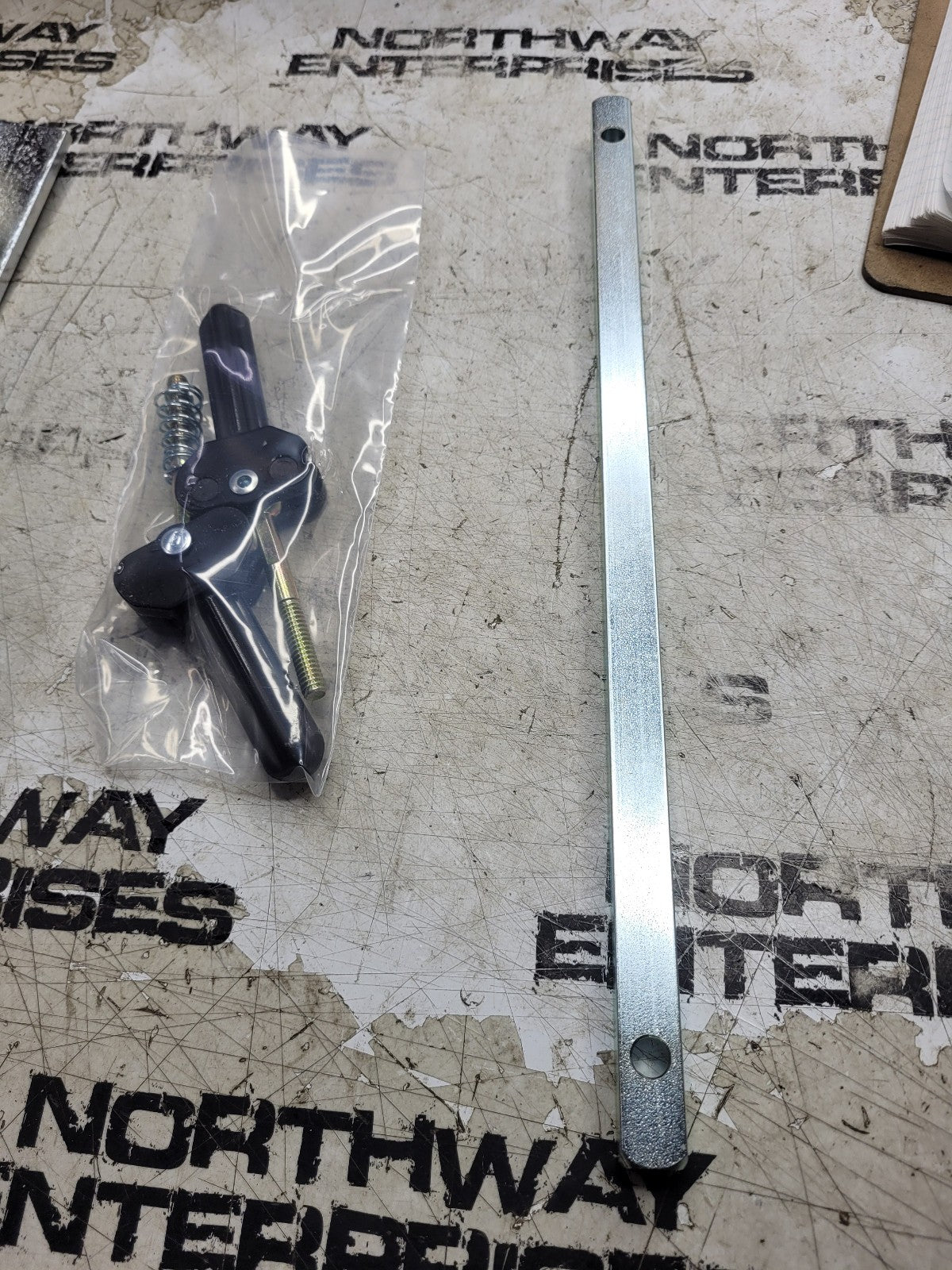 ZAH9000240 - 7" Basic Alligator Rivet Installation Tool - NEW HOLLAND AGRICULTUR