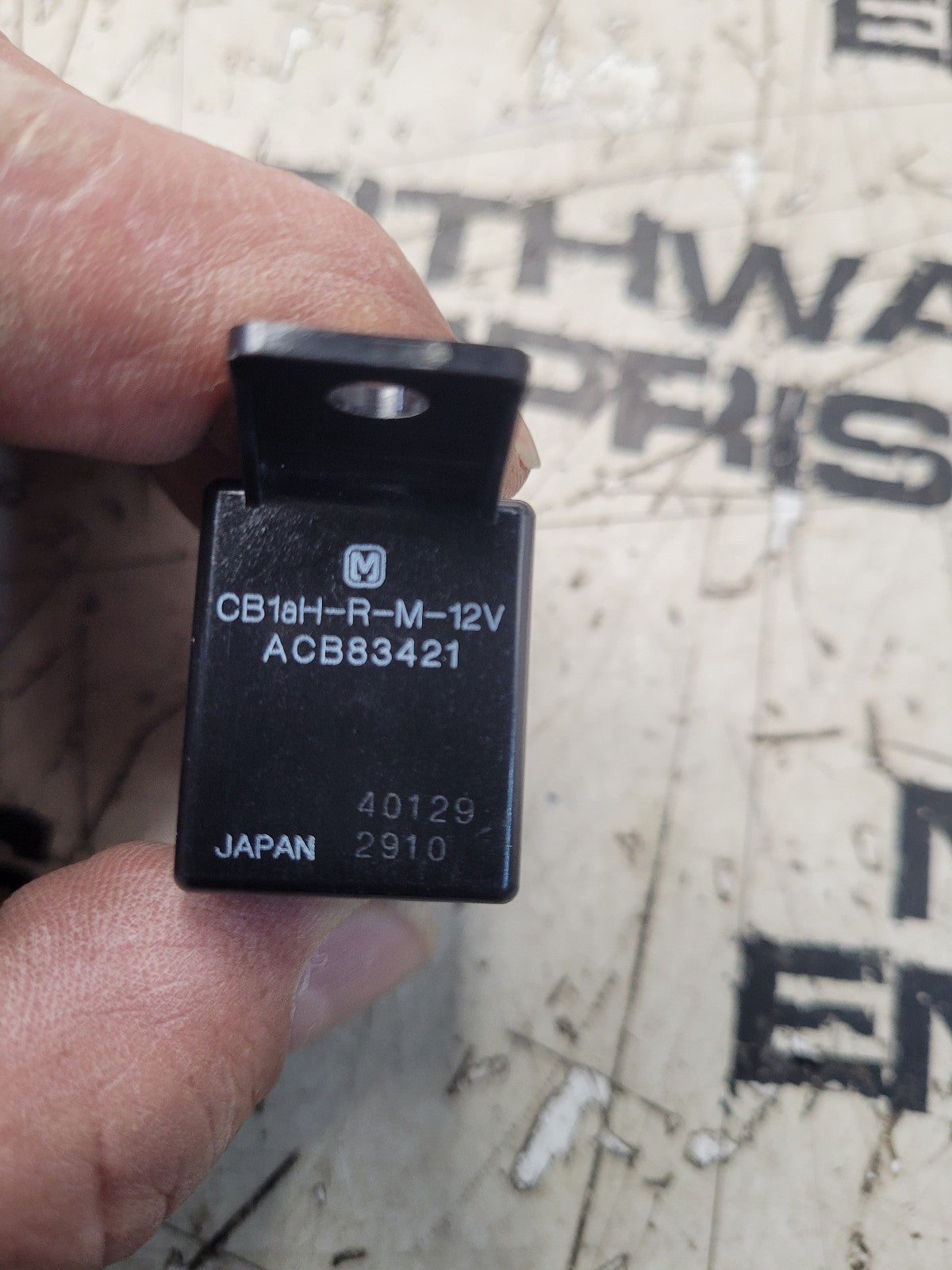 7065058M91 AGCO Relay