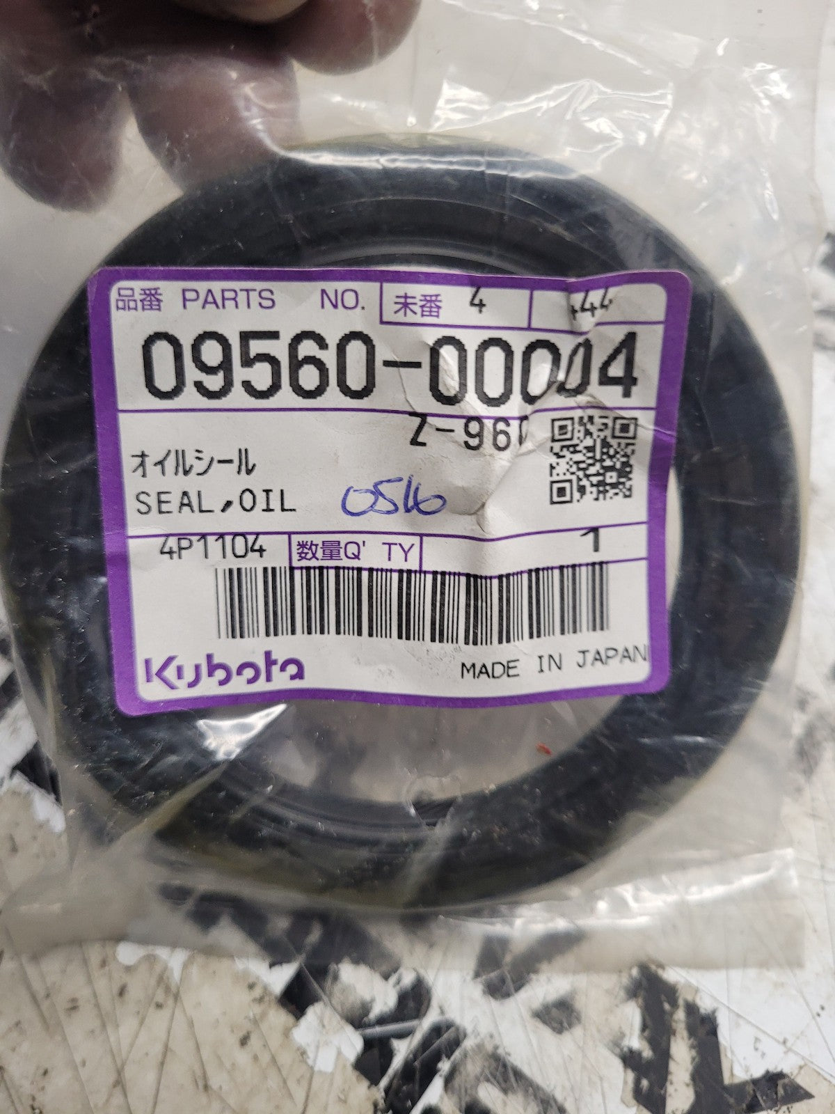 NEW KUBOTA 09560-00004 SEAL 0956000004 OIL SEAL
