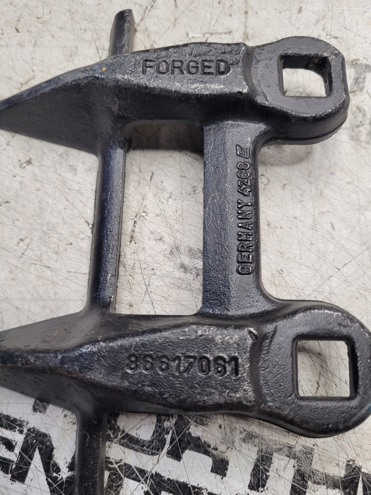 New 86617061 Stub Guard CNH