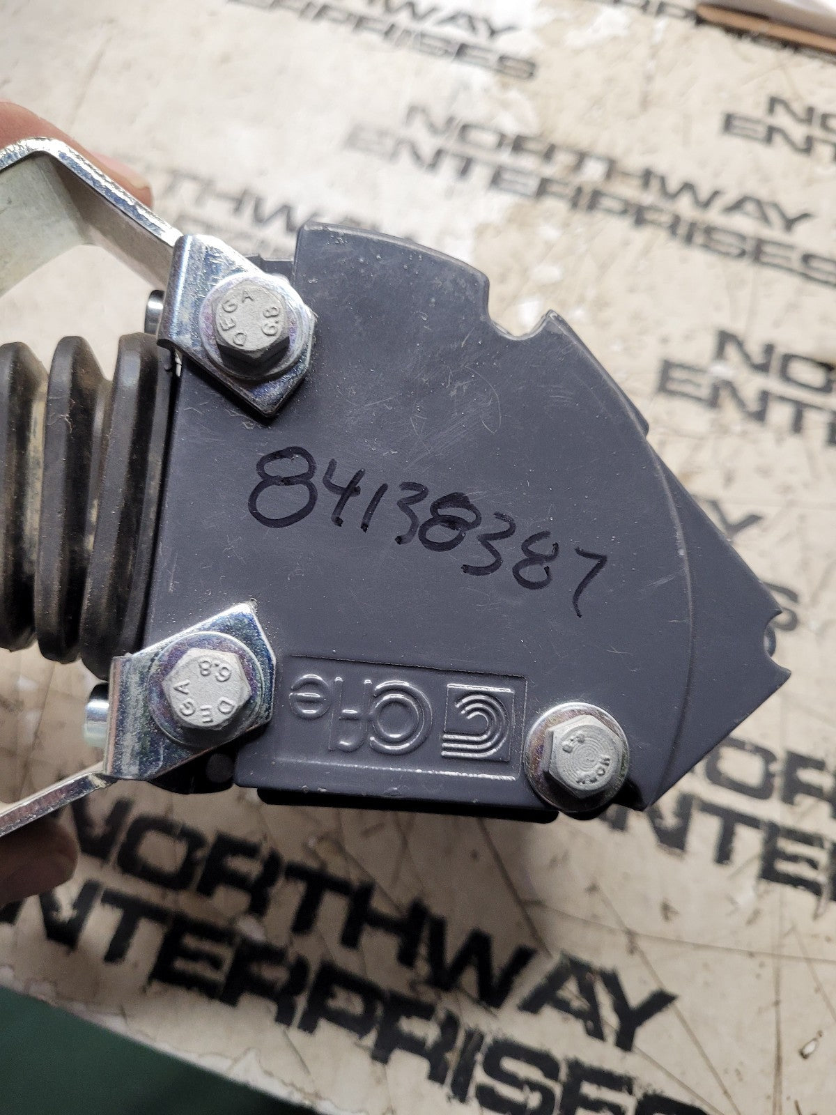 New 84138387 tRANSPORT LOCK CONTROL BOX