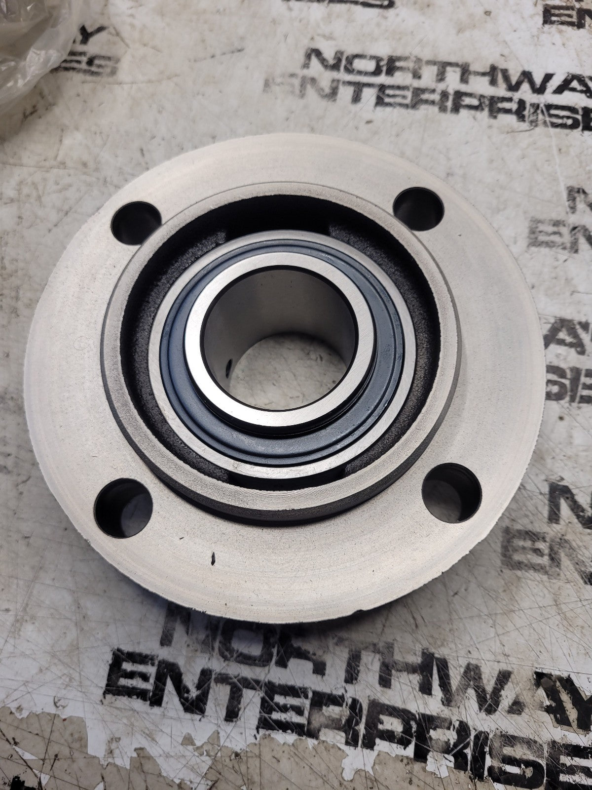 New SNR Bearing UCFC-209-28 RAL 9005 1 3/4" Round Flanged Mounted Bearings