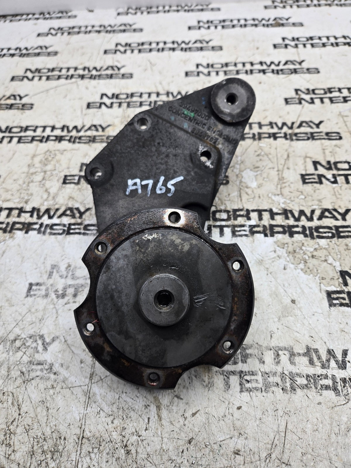 3949702 Cummins 2500 3500 5.9L 6.7 fan hub mount pulley bracket dodge 04-09