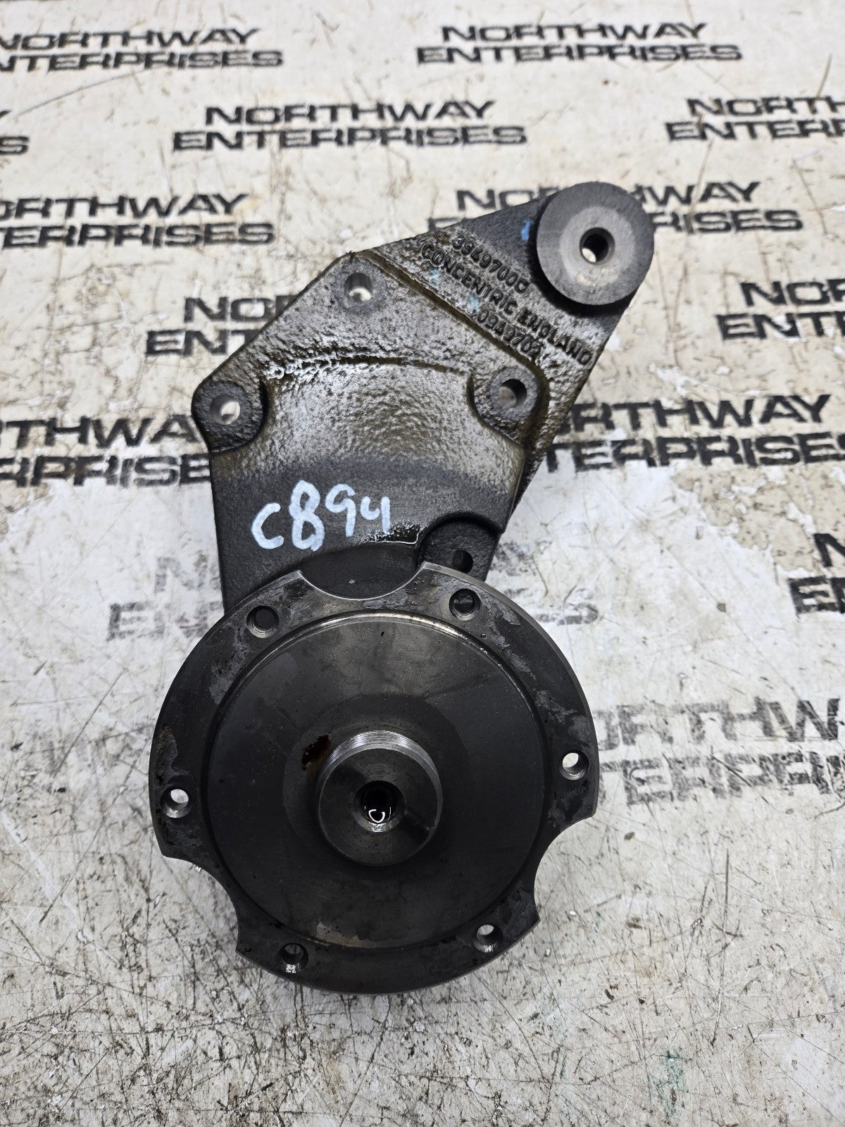 3949700 Cummins 2500 3500 5.9L 6.7 fan hub mout pulley bracket dodge 04-09