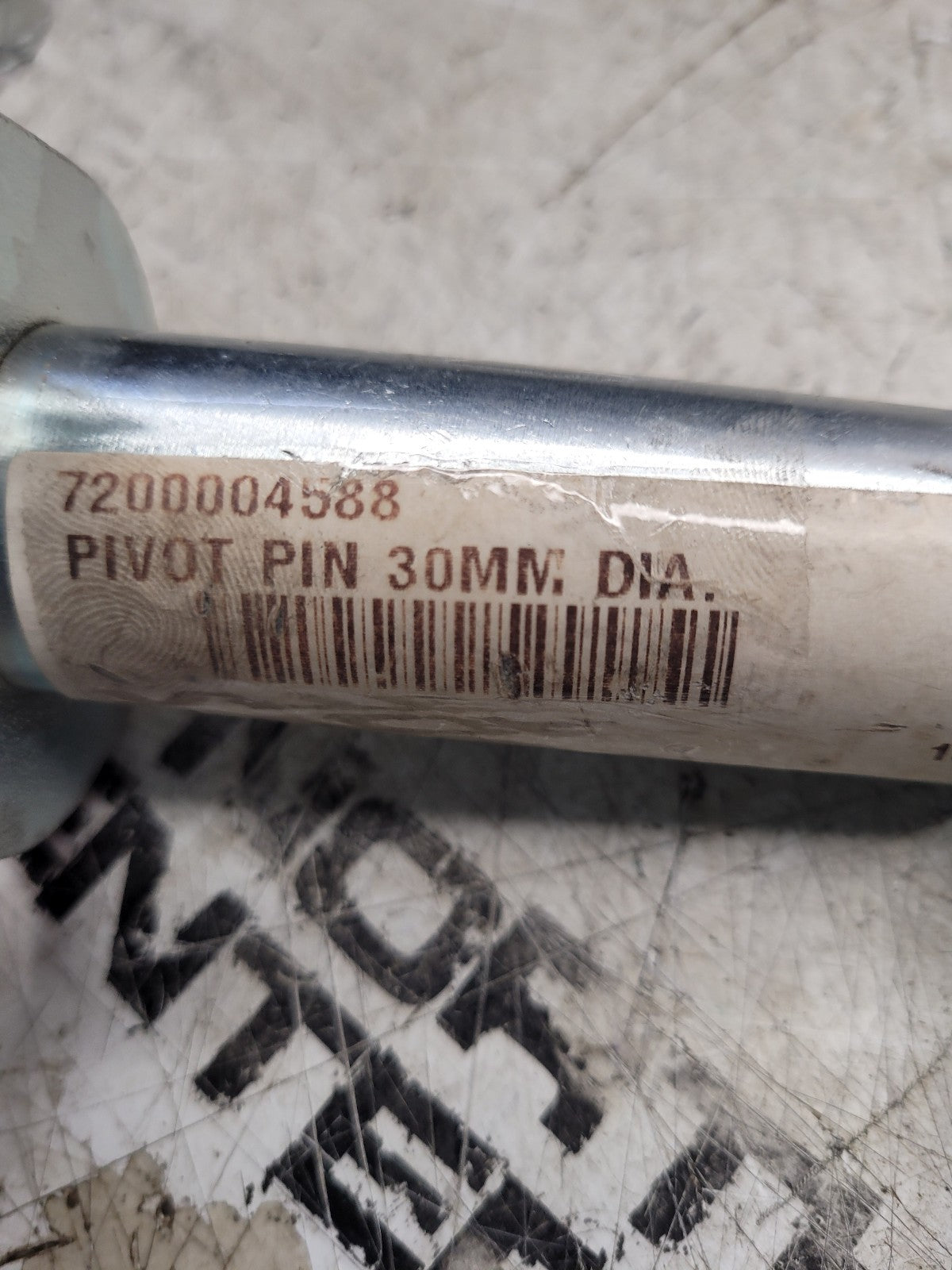 7200004588 PIVOT PIN 30MM
