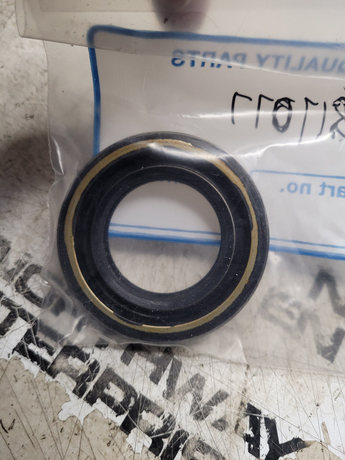 New Holland Seal Part # 81717077
