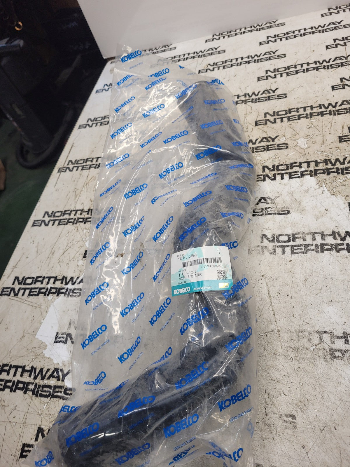 YN05P01045P1 New Kobelco Lower Radiator Hose