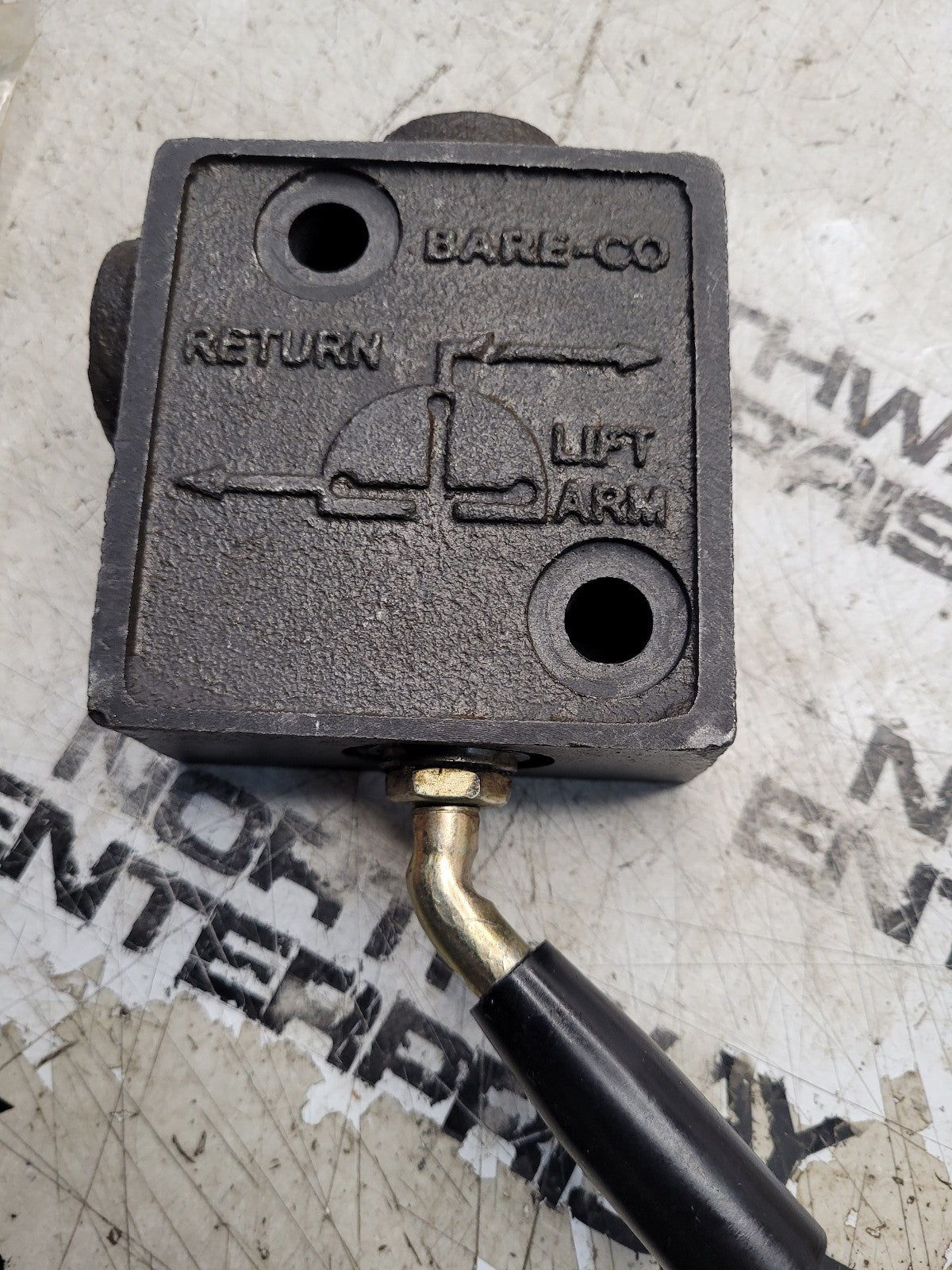 Bare-Co - 3 WAY ISOLATOR VALVE=MF | B 5210 B5210