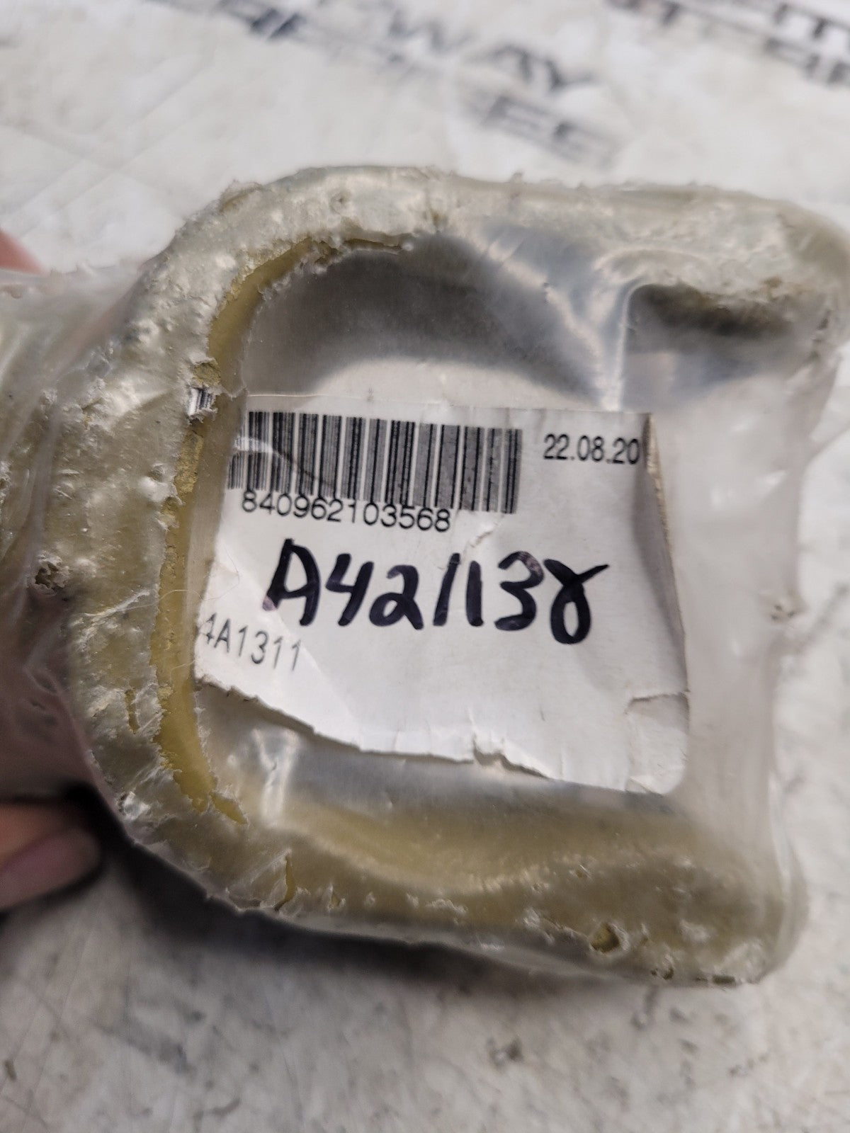 A421138 1 3/8? 6 Splines PTO End Yoke Series 4 / W210 / W2300