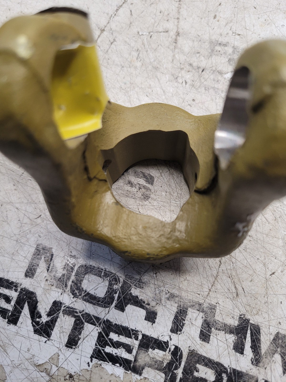 Weasler 700-6133 1-5/16" 33 MM Tri-lobe Shaped Outer Profile Yoke 1 Series [9661