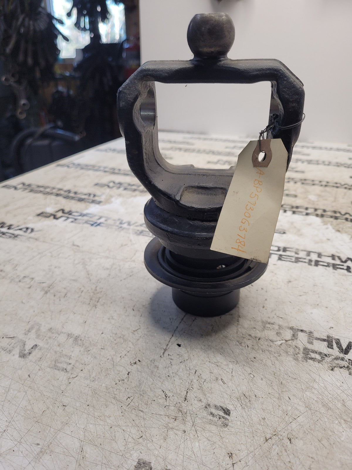 A-BP5730G3784 Weasler 2 1/8" Tri-Lobe Outer Profile Yoke 6 Series 700-6654