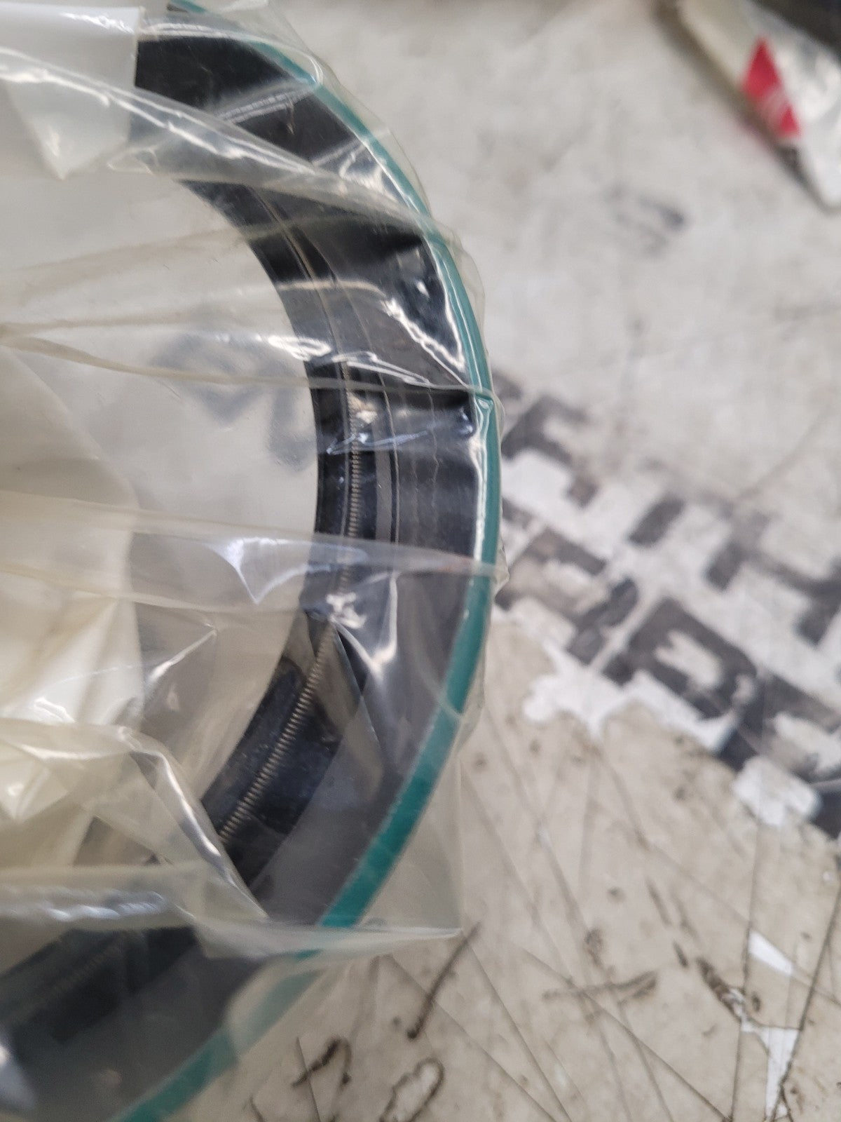 1057234M1 GENUINE AGCO NEW OIL SEAL