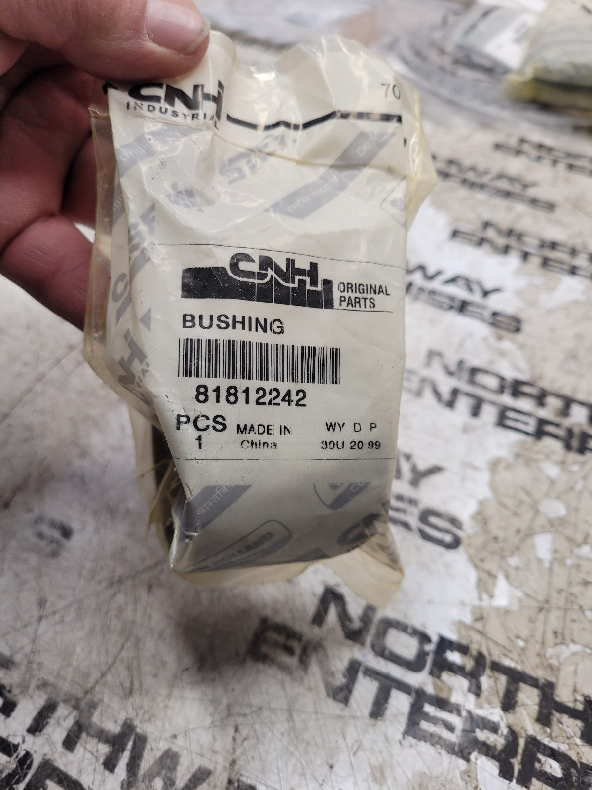 81812242 GENUINE CNH BUSHING